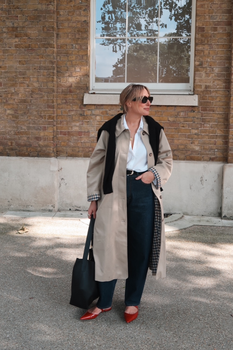 Transitional styling
Barrel leg jeans
Barrel jeans
Sezane 
Pop of red
Red shoes
Red ballet flats
Trench coat
Trench season
Everyday style 
Parisian style 

Wearing a 12 in the trench, my usual size 

#LTKeurope #LTKstyletip #FashionMonth