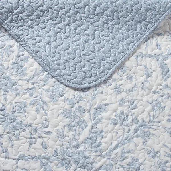 Laura Ashley Amberley Cotton Reversible Blue Quilt Set - Bed Bath & Beyond - 14334179 | Bed Bath & Beyond