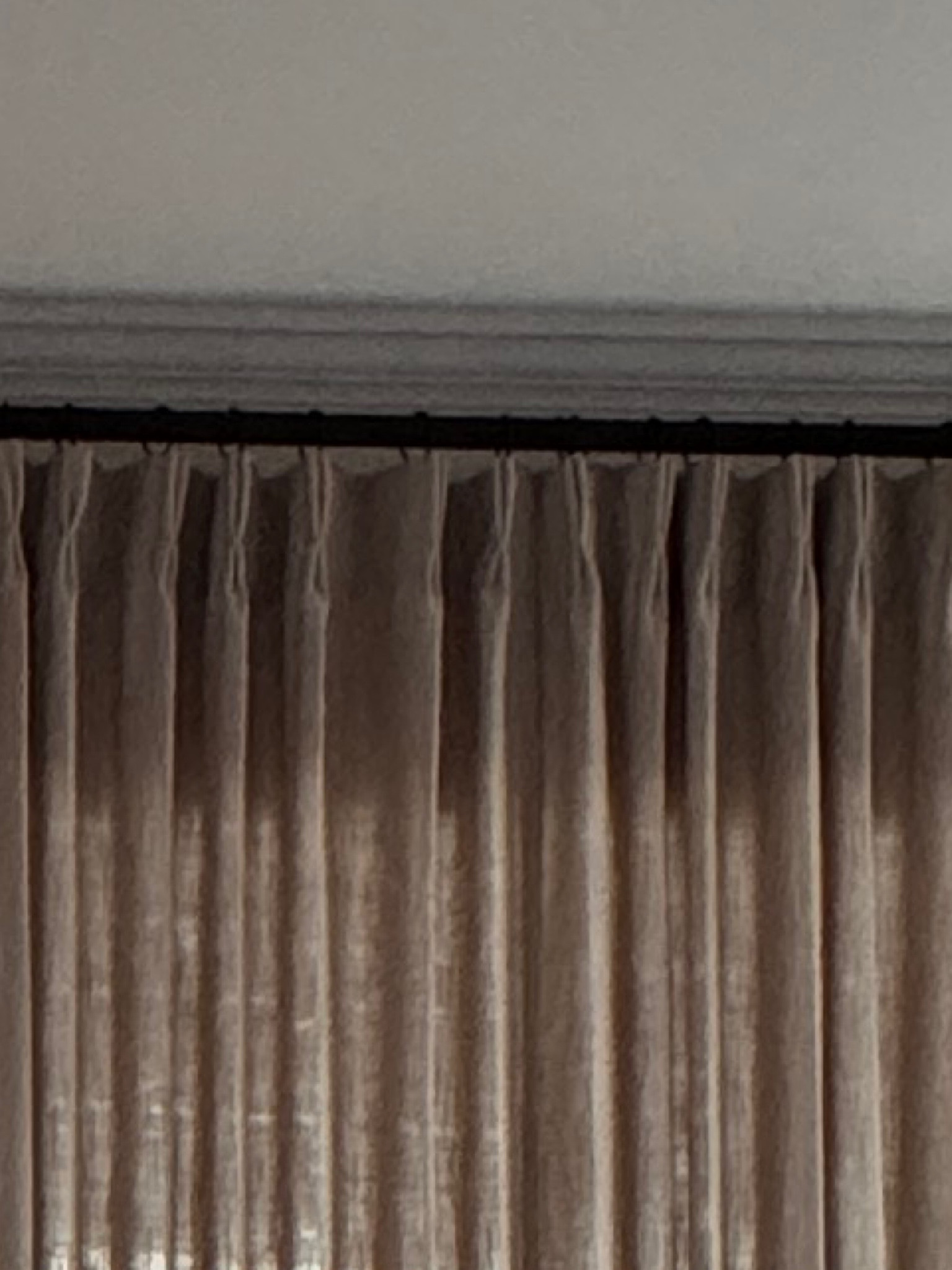 Curtain rings
