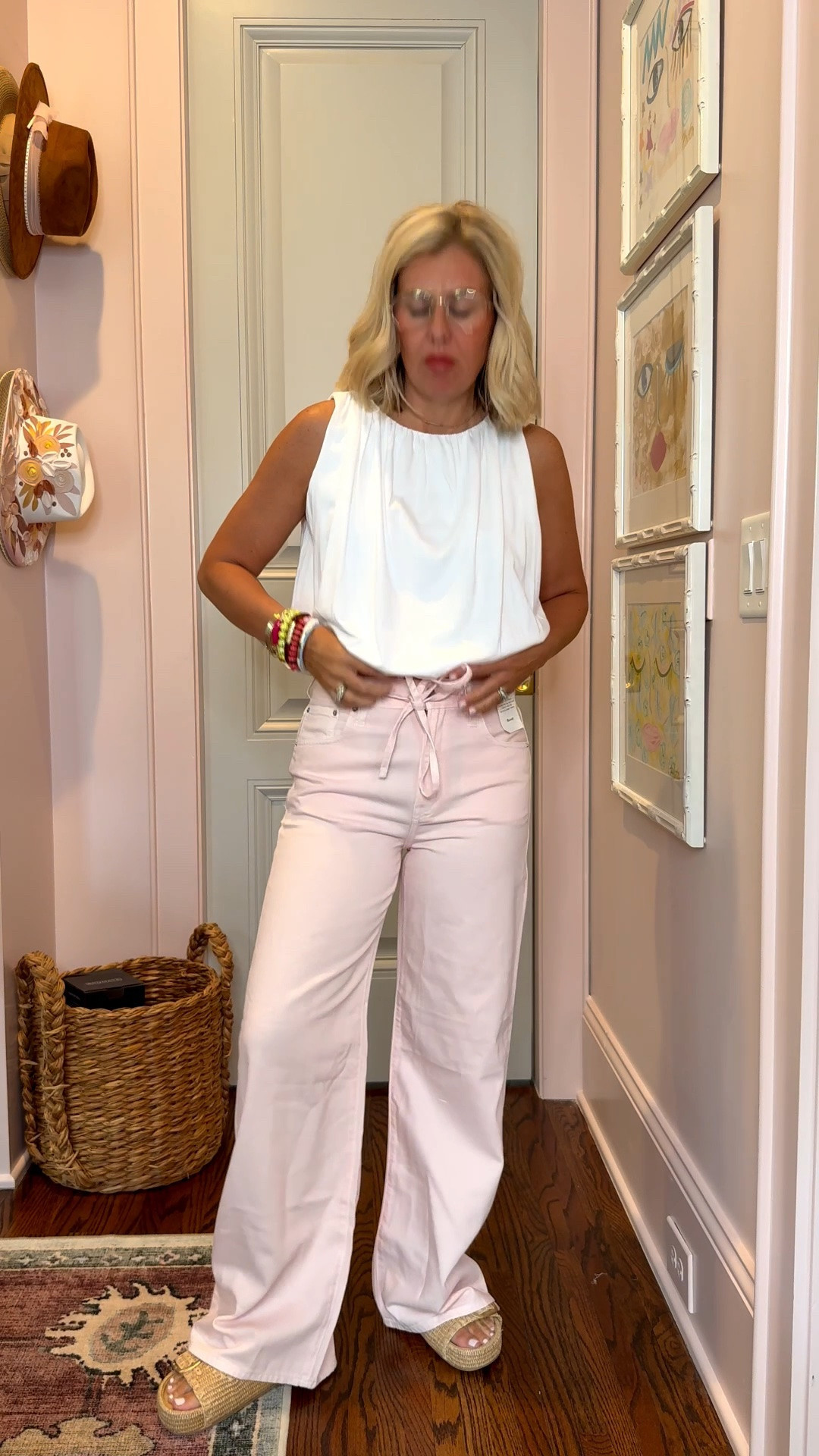 I had high hopes for these jeans. What do y’all think? I love love this top! ￼
SP top
26 jeans
8.5 sandals (1/2 size up)

#LTKdayinmylife #LTKPetite #LTKOver40