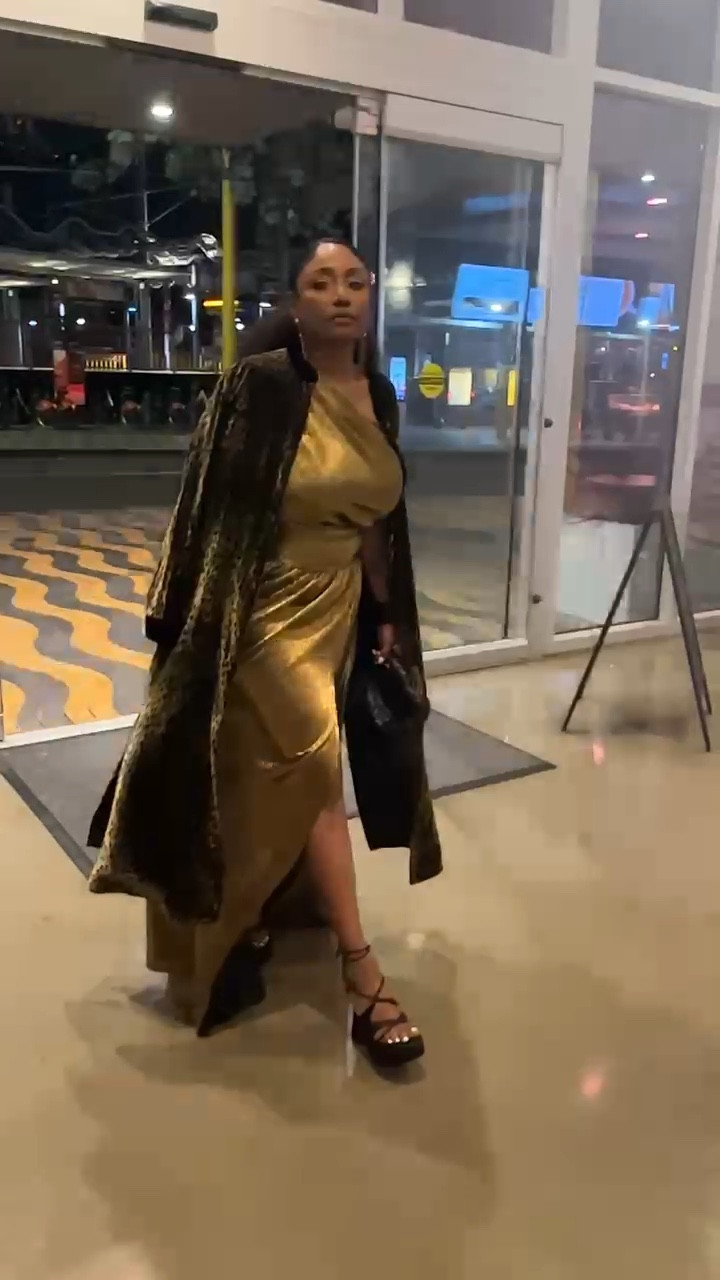 Feeling regal in my metallic gold dress tonight! 

#LTKstyletip #LTKSeasonal