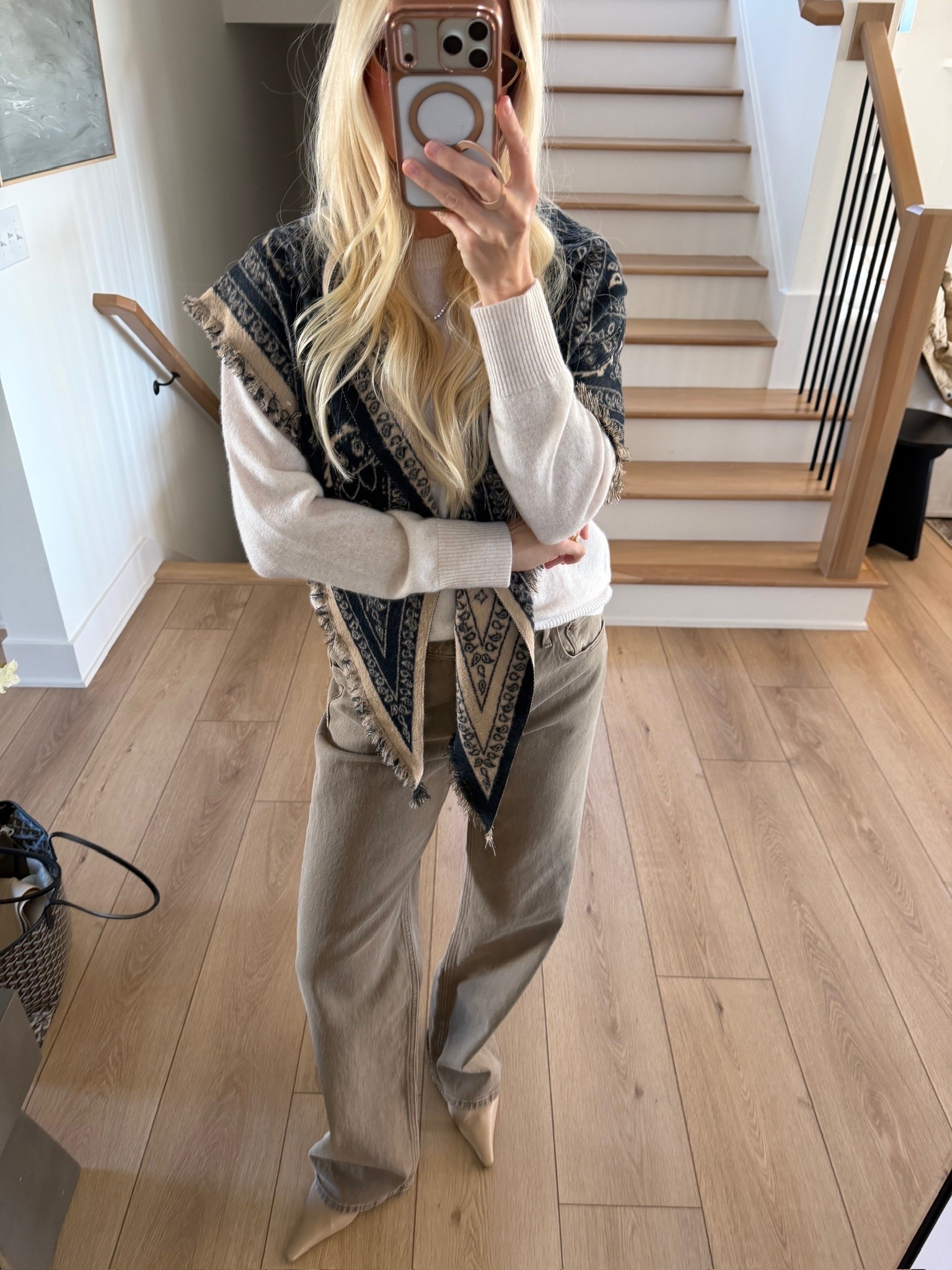 SIZE: 28 reg in jeans, linked similar sweaters & shoes, code “KPGS20!” for discount on necklace! #kathleenpost

Fall outfit inspo, fall fashion, fall transition look

#LTKootd #LTKSeasonal