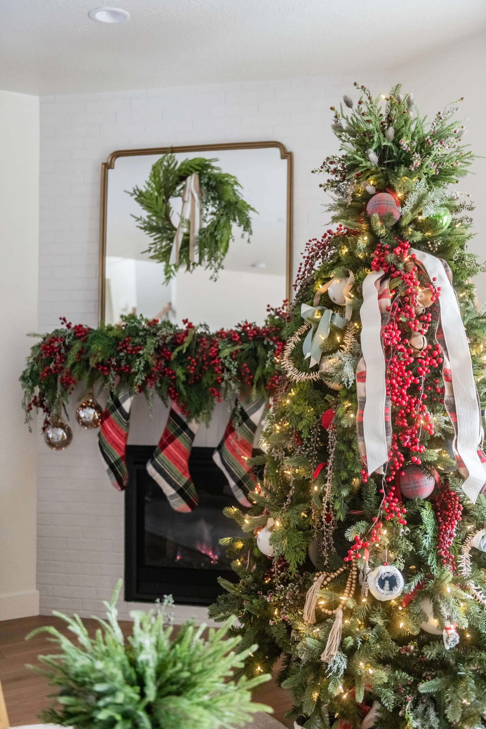 Red Berry Hanging Vine | Gatehouse No.1