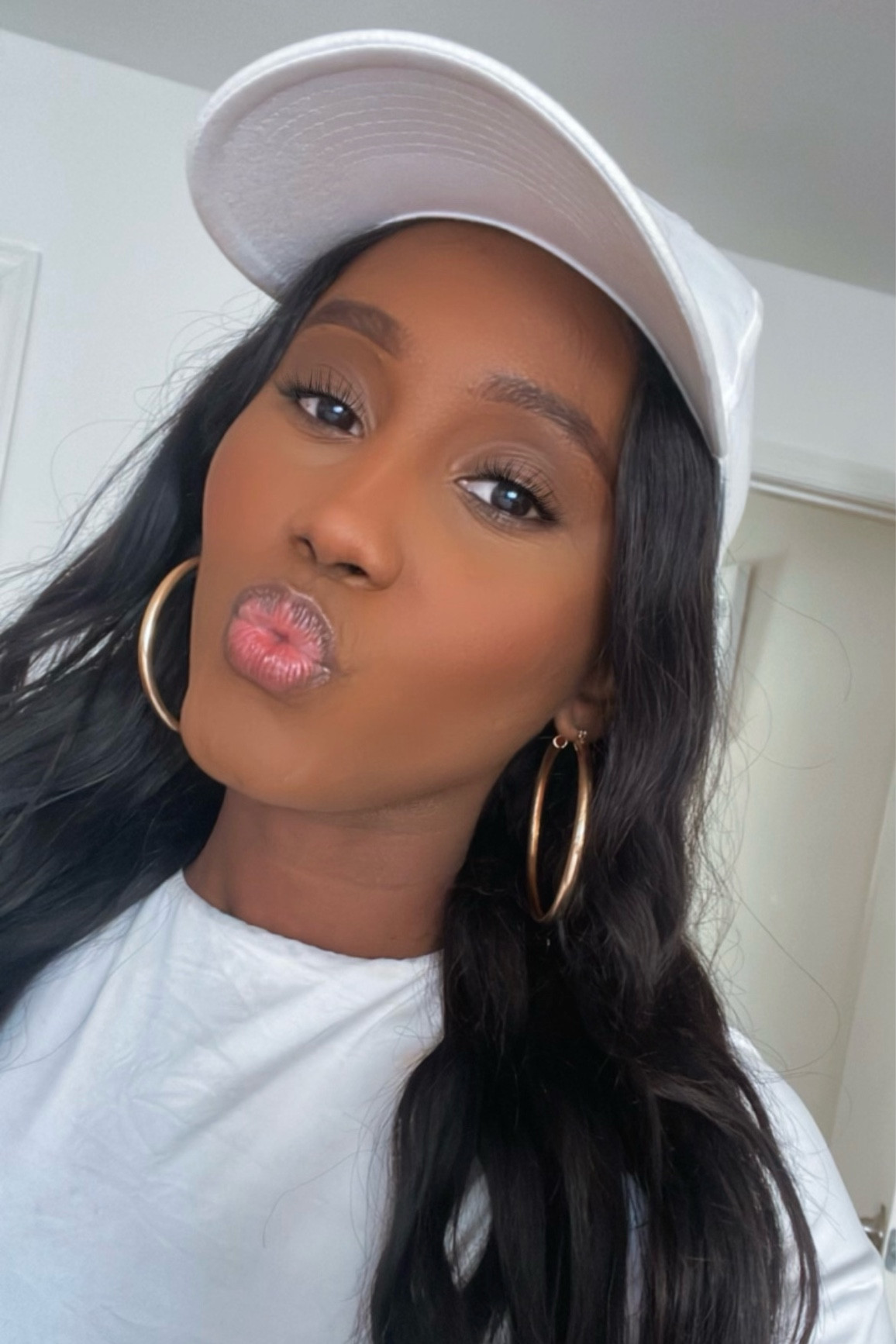 Updated everyday makeup look:
Primer 
Foundation 
Brightening powder/ face powder 
Contour 
Blush
Lip liner / lip balm 


#everyday makeup #beauty #makeuproutine 

Everyday makeup look, everyday makeup, natural makeup, no makeup makeup, beauty, beauty routine, beauty regime, best makeup, fenty beauty, nars foundation, winter makeup

#LTKBeauty