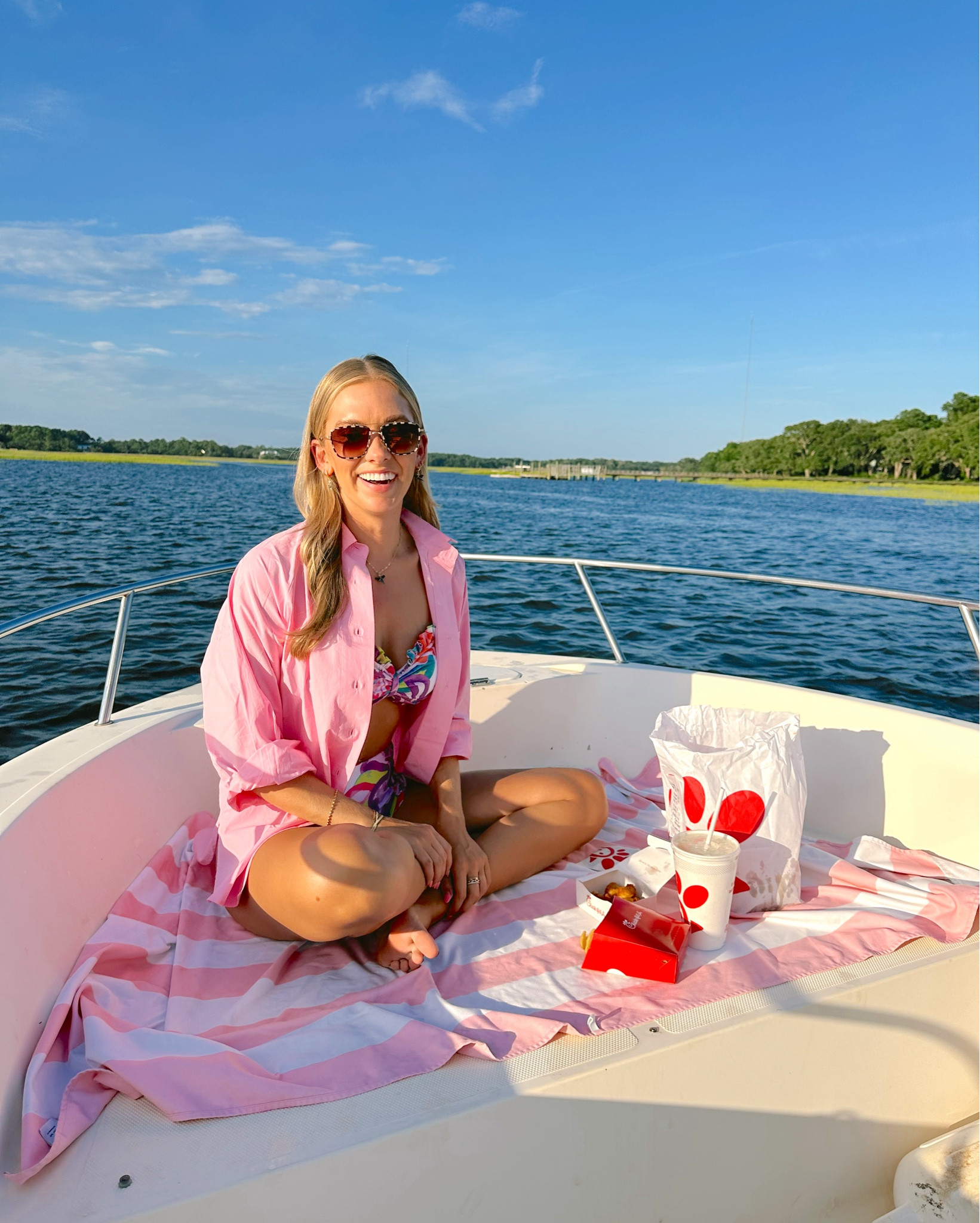 Lady Captain Co. is my new go-to for a boat or beach coverup! They have so many colors and different styles. This top is lightweight and breathable! 

Summer Outfit 
Beach Outfit Inspo
Vacation Outfit 
Lady Captain Co.
Moreewithmo

#LTKActive #LTKTravel #LTKSeasonal