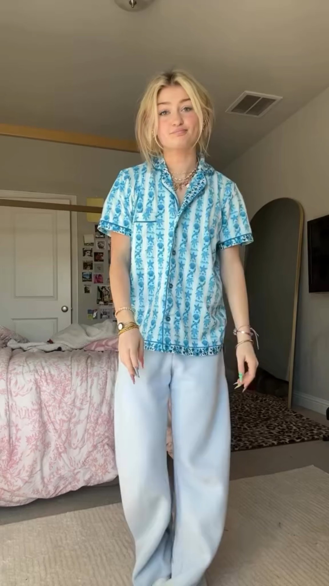 glasses are lowkey giving charli xcx#fyp #foryou #foryoupage #outfit#style#viral #kenzieyolles