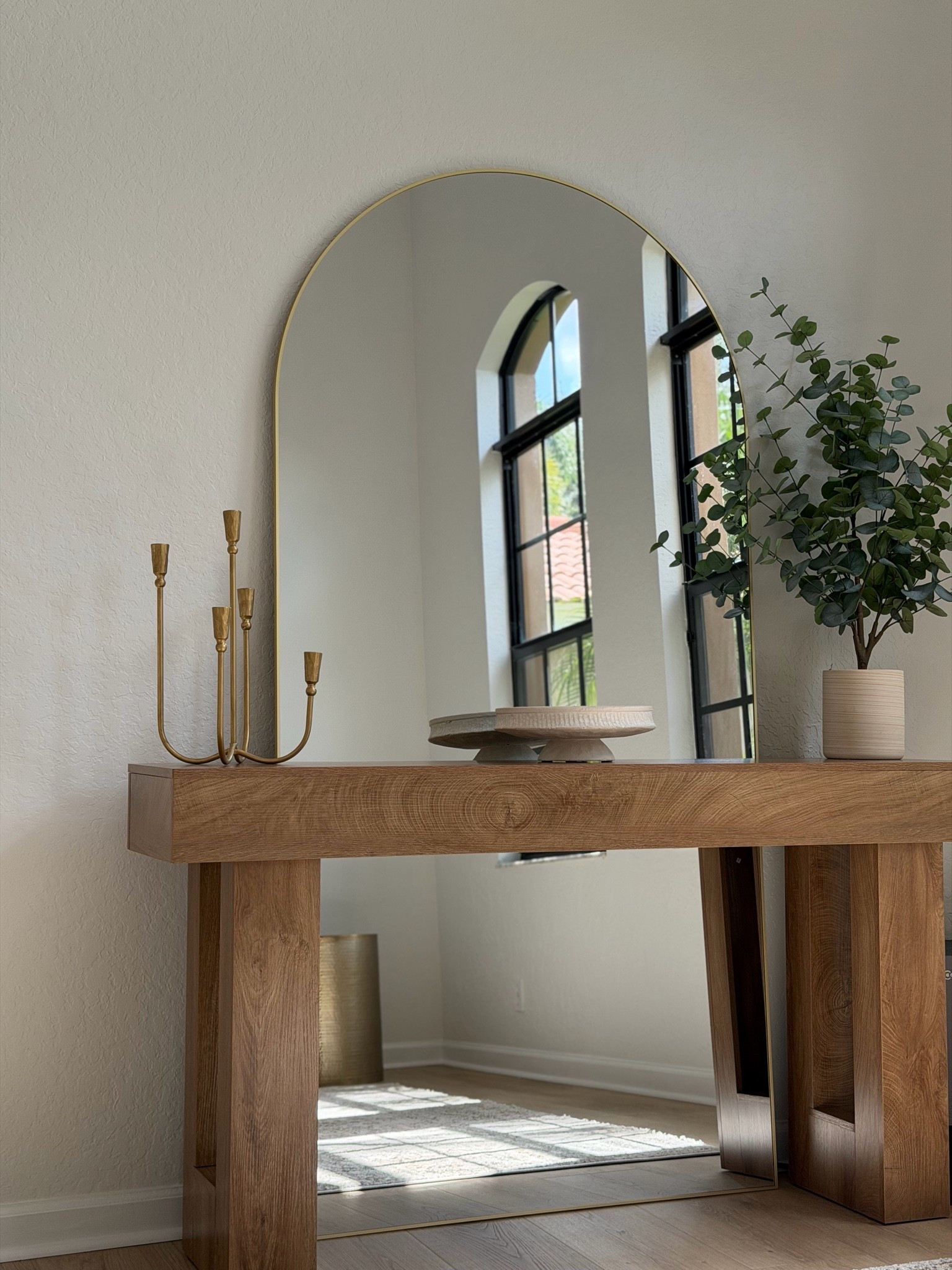 Entryway console table. Arch mirror

#LTKHome