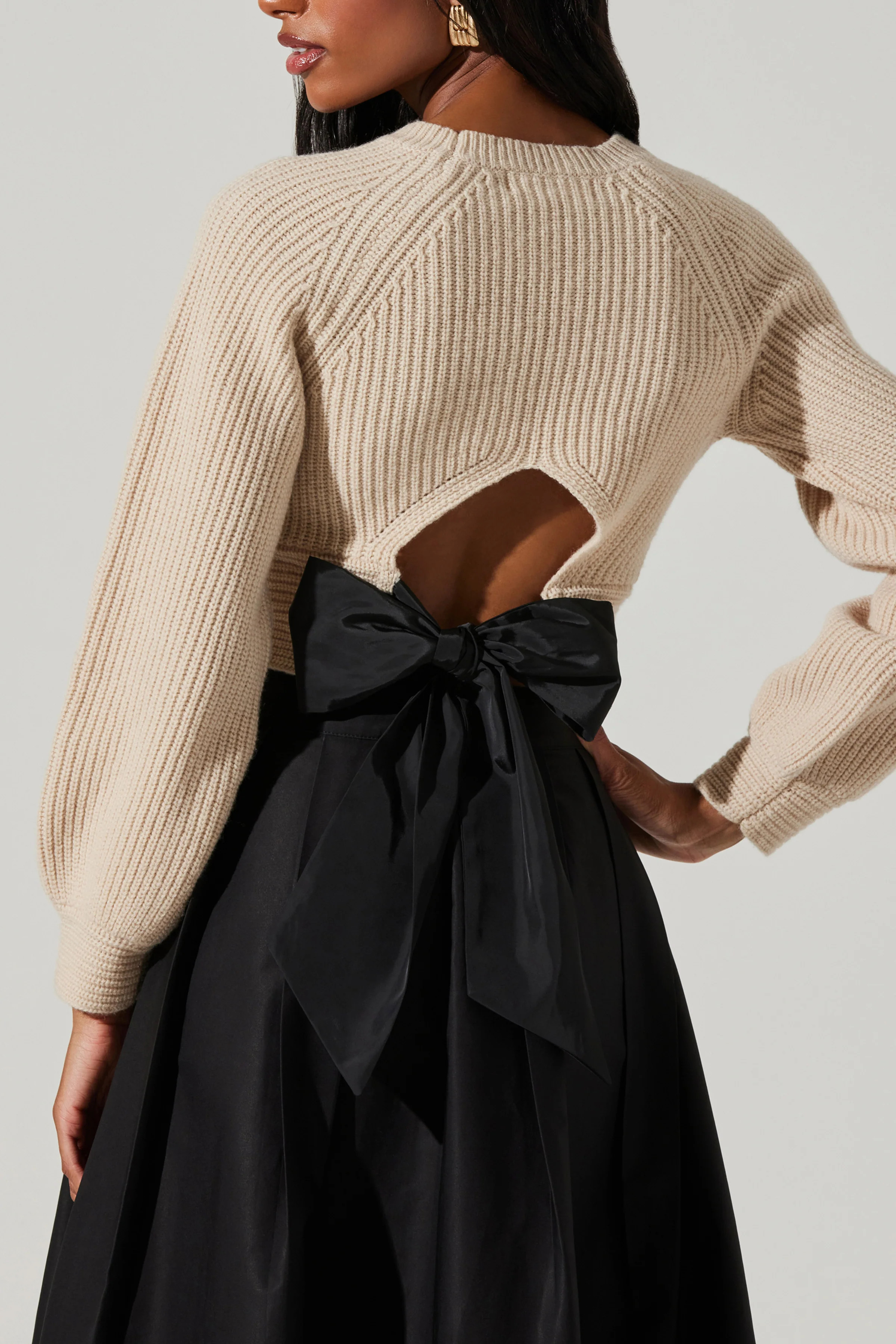 Eila Contrast Bow Back Sweater | Sierra Deene