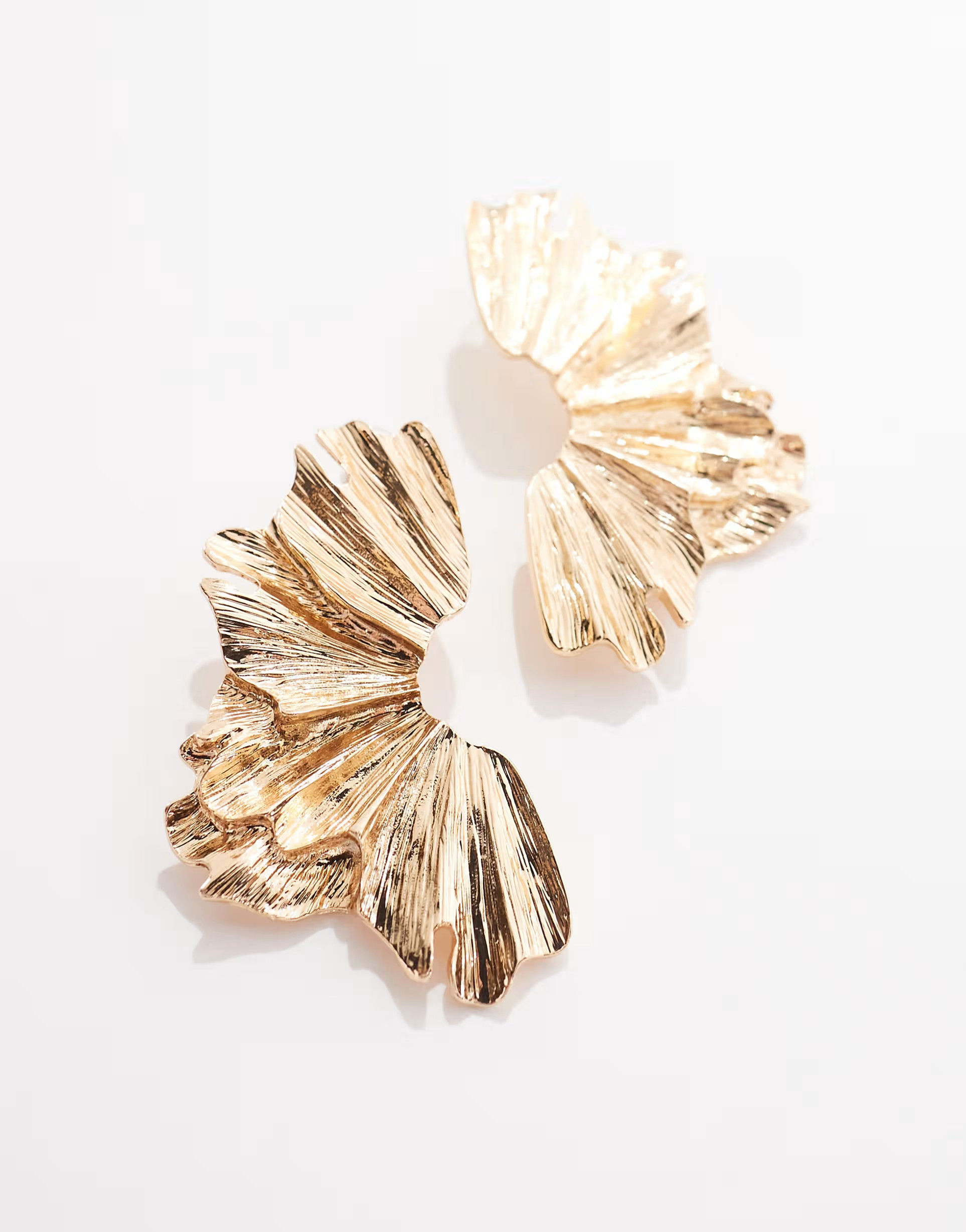 ASOS DESIGN stud earrings with petal detail in gold tone | ASOS (Global)