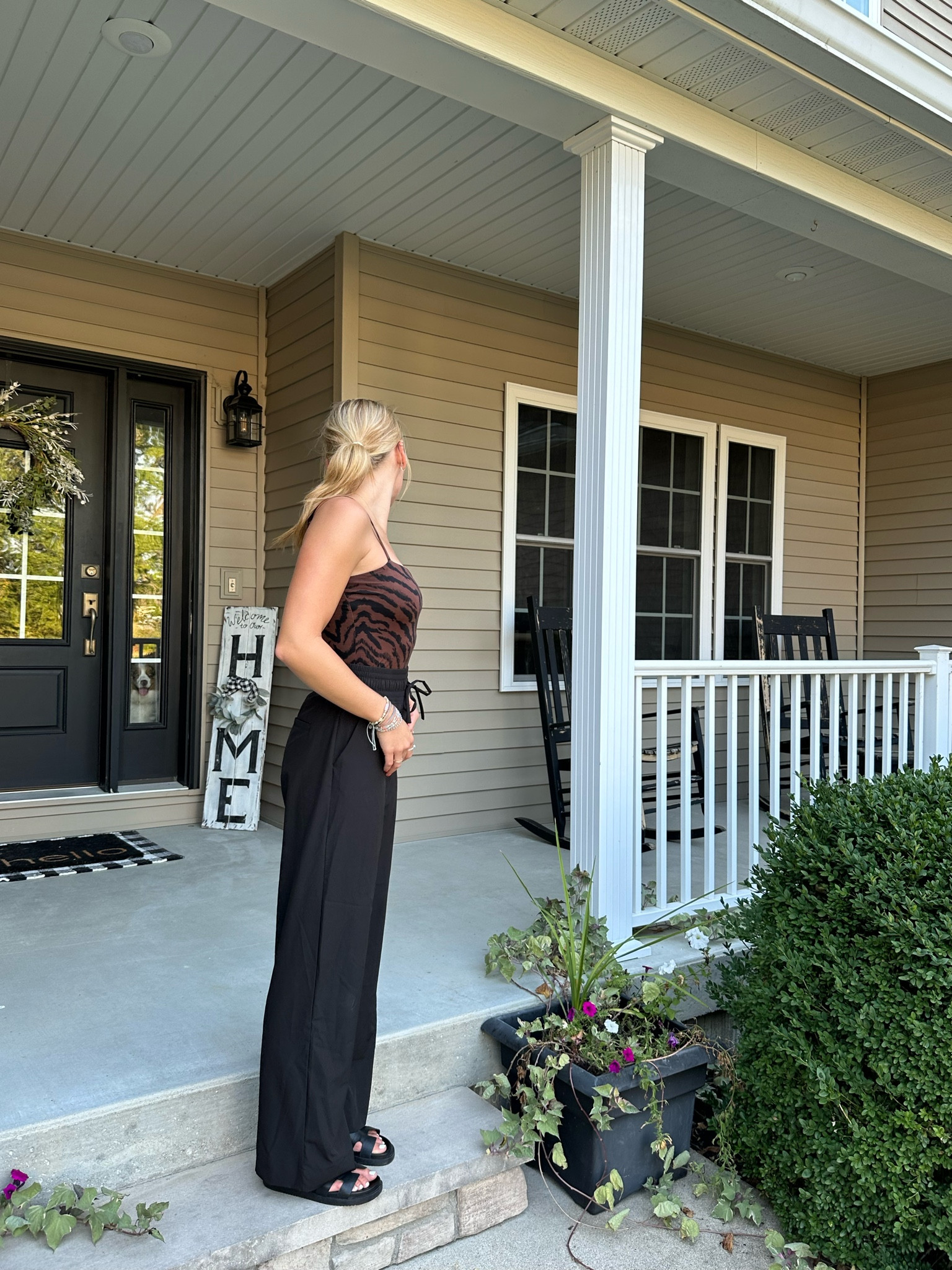 wearing a small in pants🖤