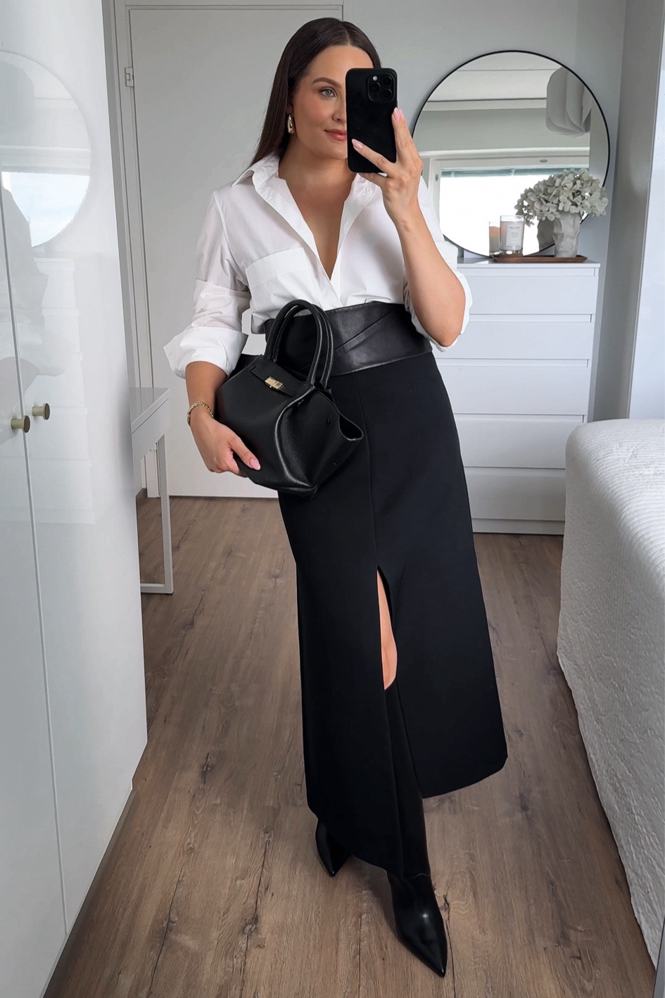 Black & white for work | The exact skirt is by @majr_label 🖤

#LTKeurope #LTKautumn #LTKworkwear