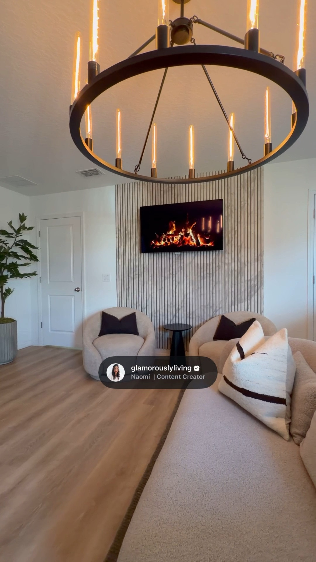 Easy DIY for a luxe accent wall ❤️ 




Bedroom decor | peel and stick wall | cozy bedroom | makeover | styled room | small spaces | master bedroom | loft decor | interior design | luxe decor

#LTKHome