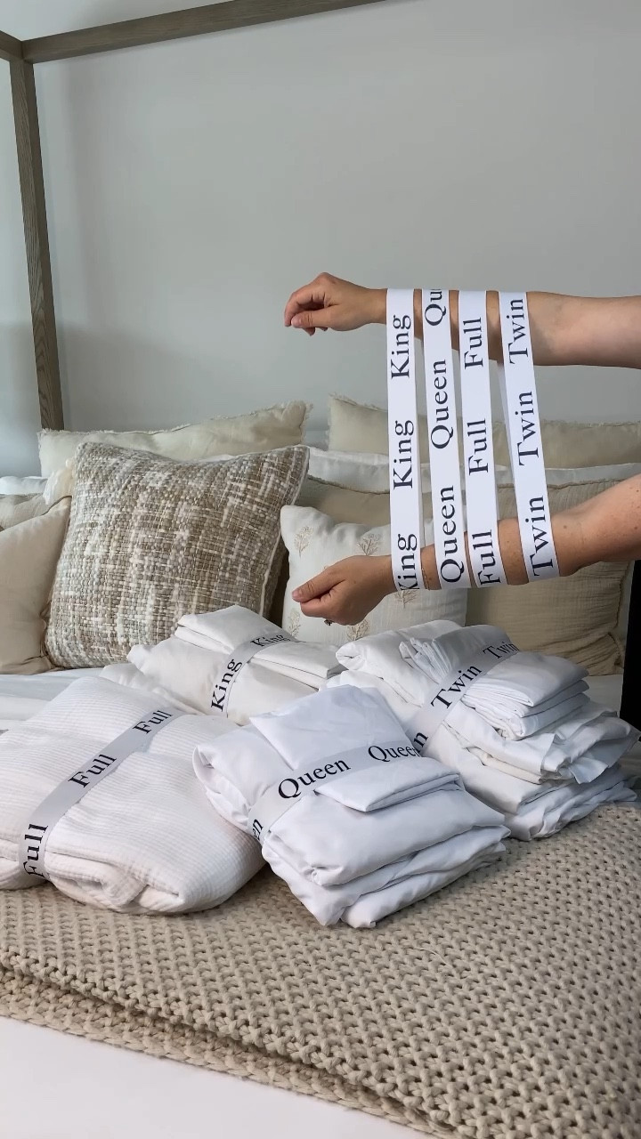 Amazon find that you need for your bed sheets! This eight piece elastic band set helps you keep your linens organized by size! 

Bedding
Best sheets
Amazon home
Amazon find
Organization 
Neutral home 

#LTKsalealert #LTKunder50 #LTKhome