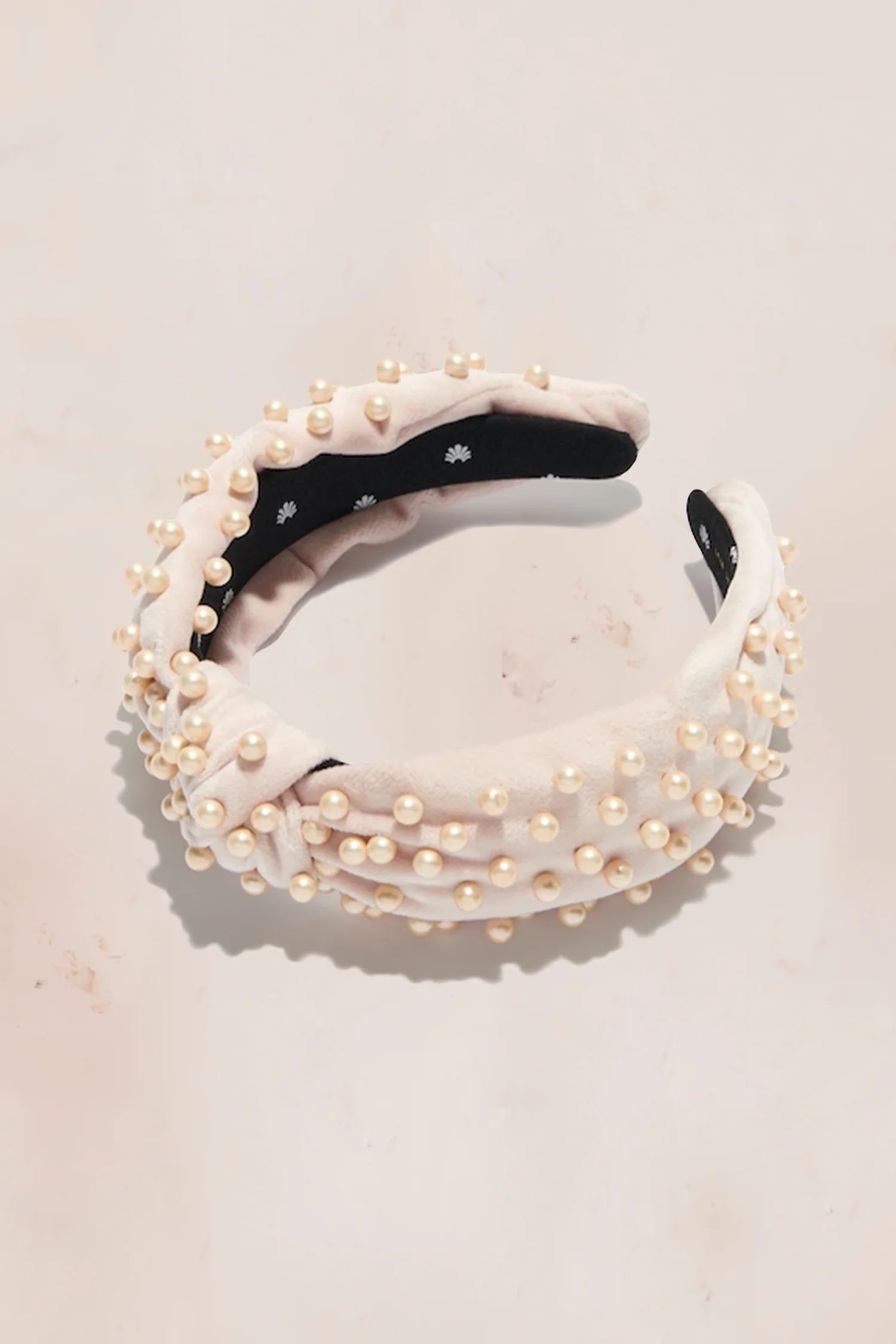 Lele Sadoughi Velvet Pearl Knotted Headband | LOVESHACKFANCY