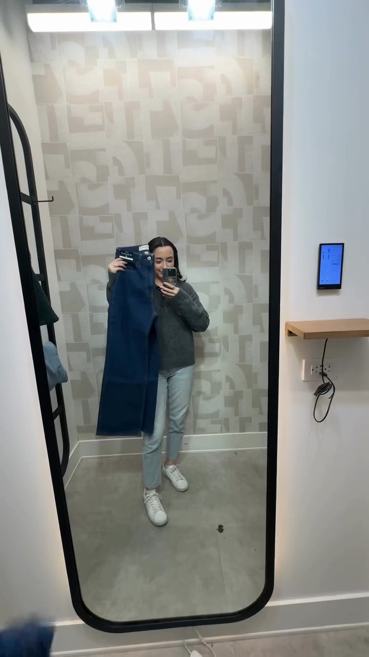 Come shopping with me at Abercrombie! Should I get the jeans? 👖👀  