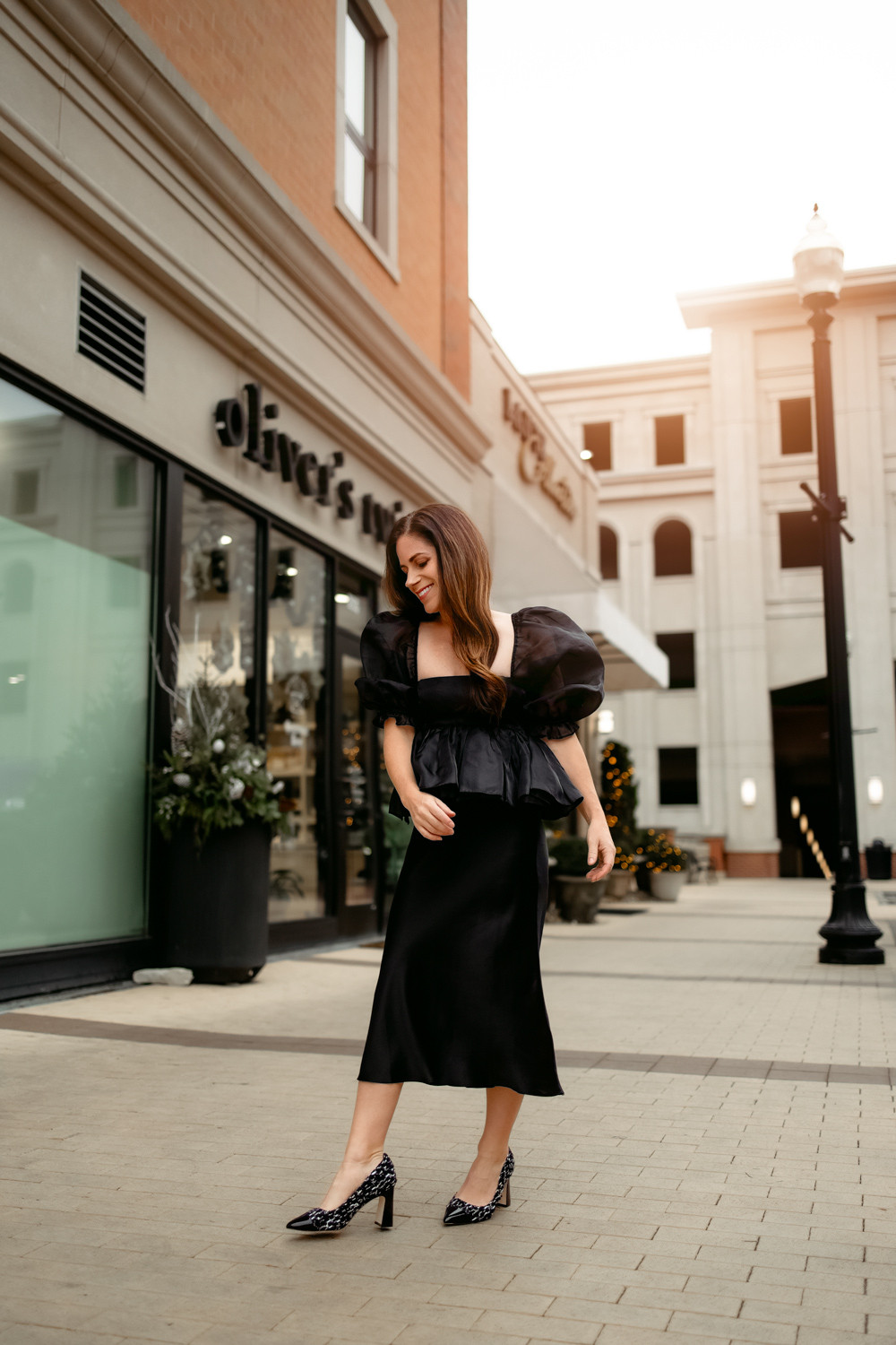 This petite-friendly silk midi skirt is my go-to for all holiday and special occasion wear. It's under $70 and the fit is perfection. Pair with high drama tops or a cozy off the shoulder sweater and tweed pumps for an easy yet elevated outfit.

silk midi skirt | winter outfits | winter party look | holiday party outfit | petite-friendly silk midi skirt 

 #LTKHoliday #LTKPetite #LTKFindsUnder100