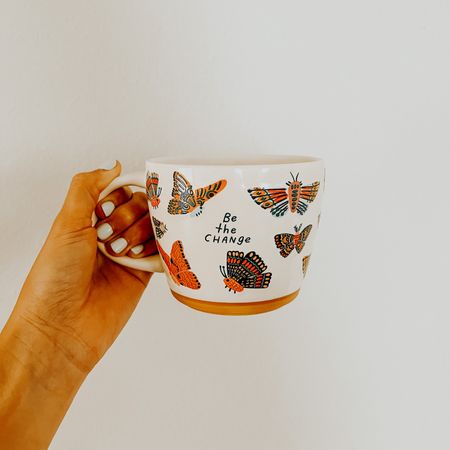 my go-to mug that is absolutely stunning and only $7 at target! something about drinking coffee from a mug that you actually love and bought for yourself ✨🦋

can also be such a great not expected gift you can give to one of your friends!