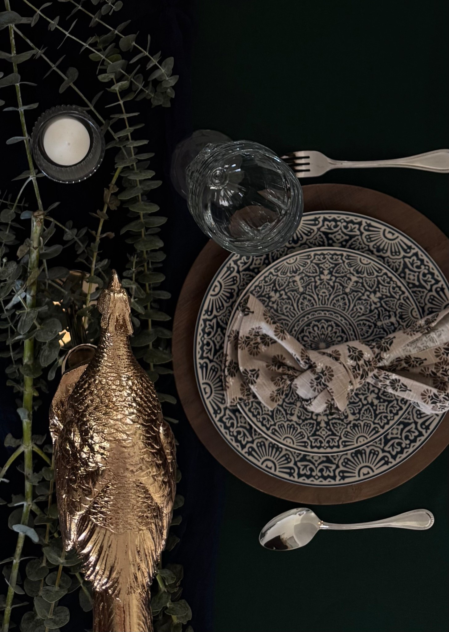A beautiful table setting with rustic wood charger plates and festive dinner and salad plates. Impress your guests at the next dinner party. 

🔎 Tablescape, dinnerware, kitchen essentials, table setting ideas

#LTKHoliday #LTKHome