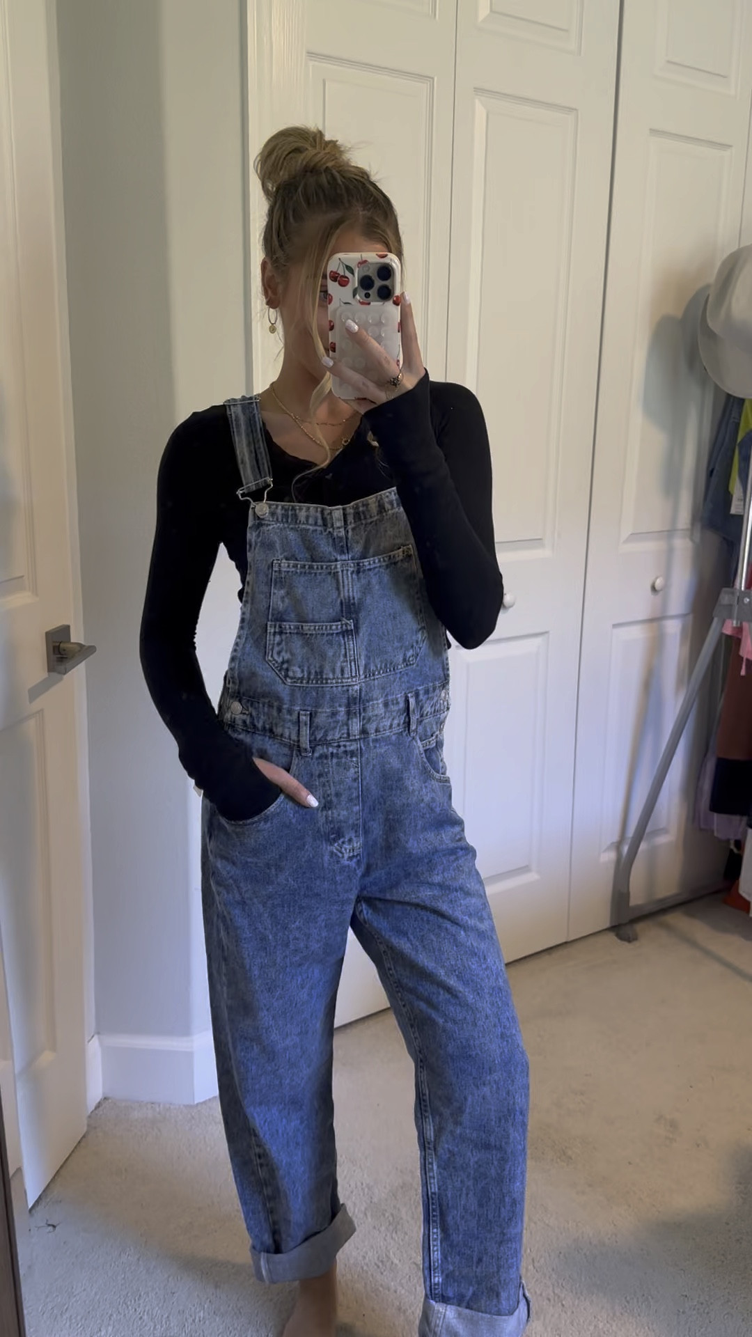 @freepeople #freepeople free people We The Free Ziggy Denim Overalls wearing size XS. Fit: Relaxed, slouchy silhouette
Features: Bib-and-brace design, tapered legs, exaggerated bib pocket detail, rigid denim fabrication, varied distressing throughout
Why We <3 It: A true wardrobe staple, this so special style is sure to stun from season to season

#LTKVideo #LTKSeasonal #LTKfindsunder100