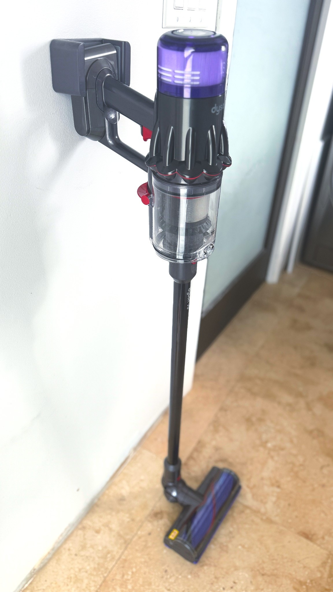 Dyson v9 on sale for Black Friday