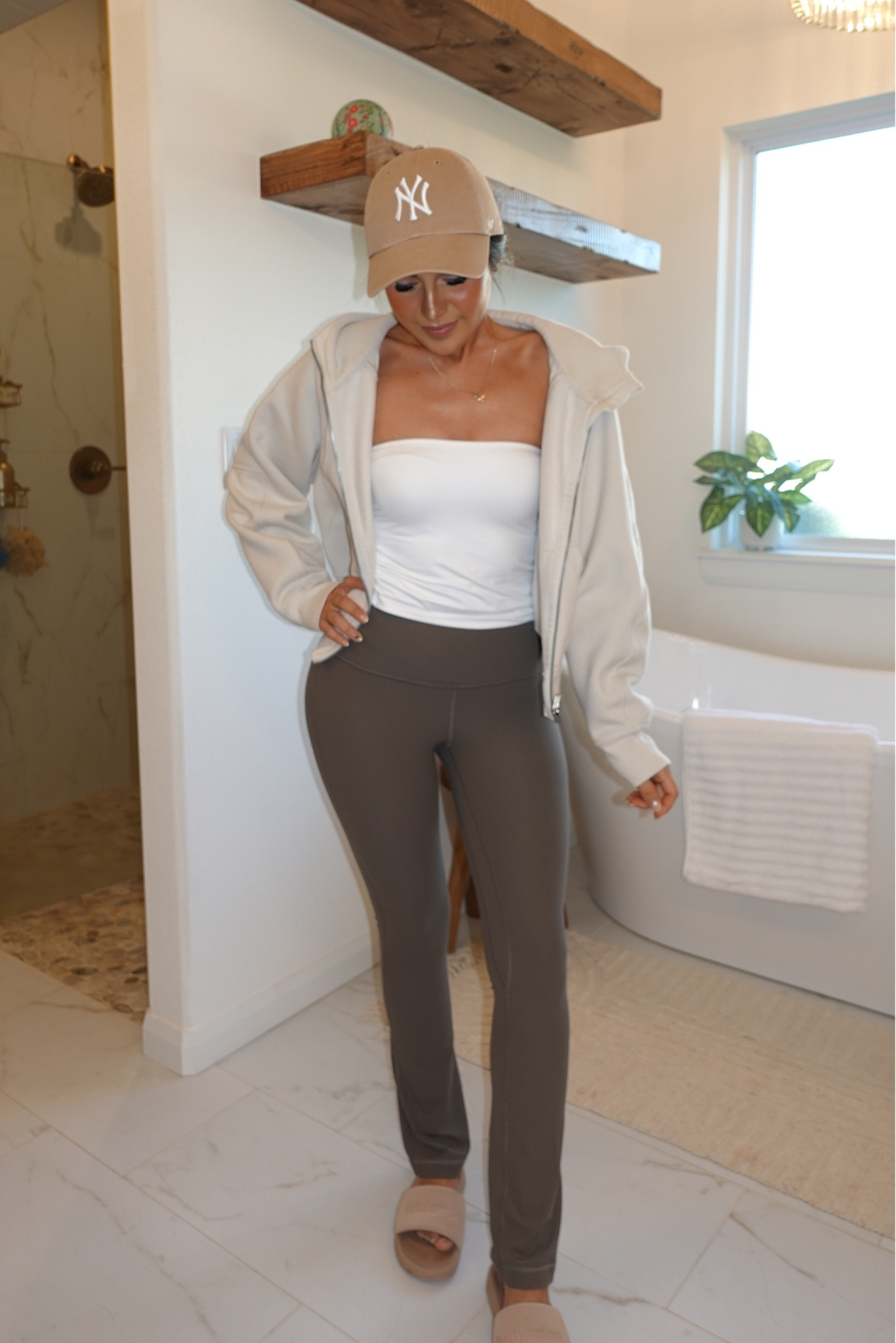 Lululemon fit of the day 🫶🏼

#LTKWorkwear #LTKFindsUnder100 #LTKSaleAlert