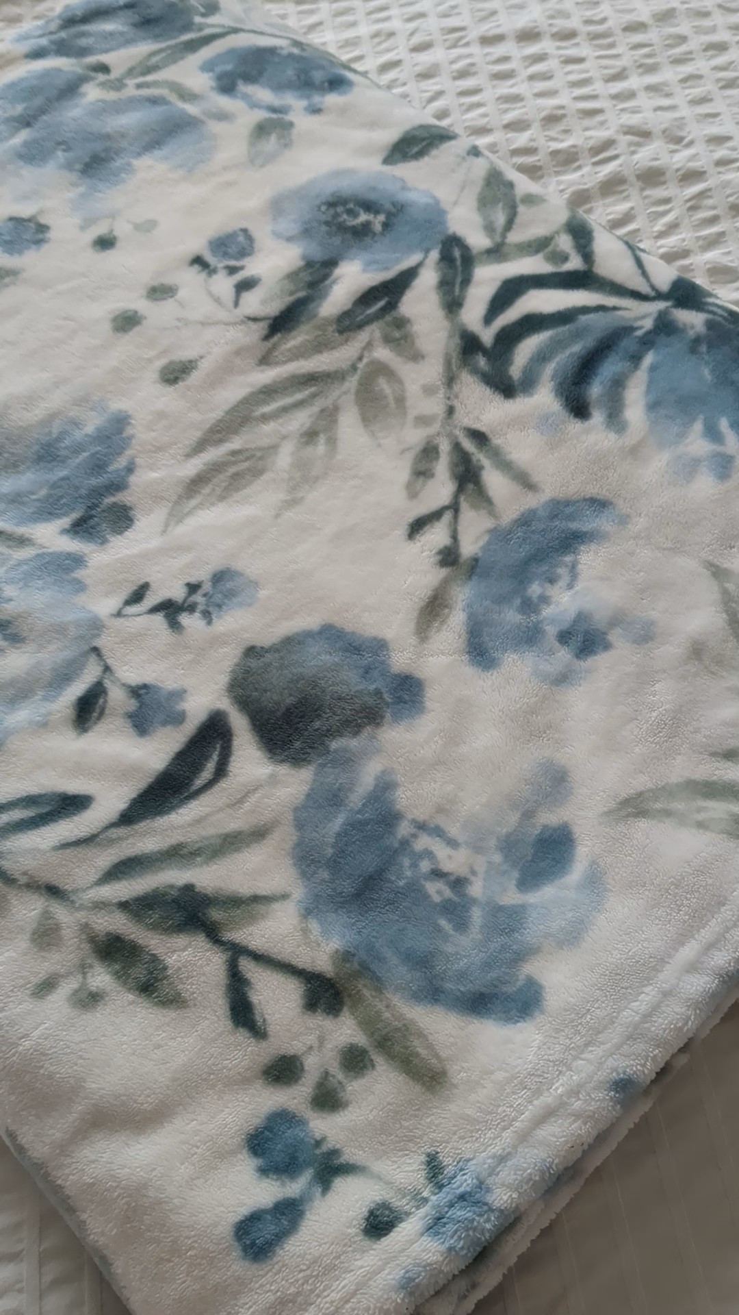 Beautiful floral New England Style Blanket/Throw.I really enjoy the soft baby blue & white colors in my home 💙

#LTKcasa #LTKwinter #LTKmodest