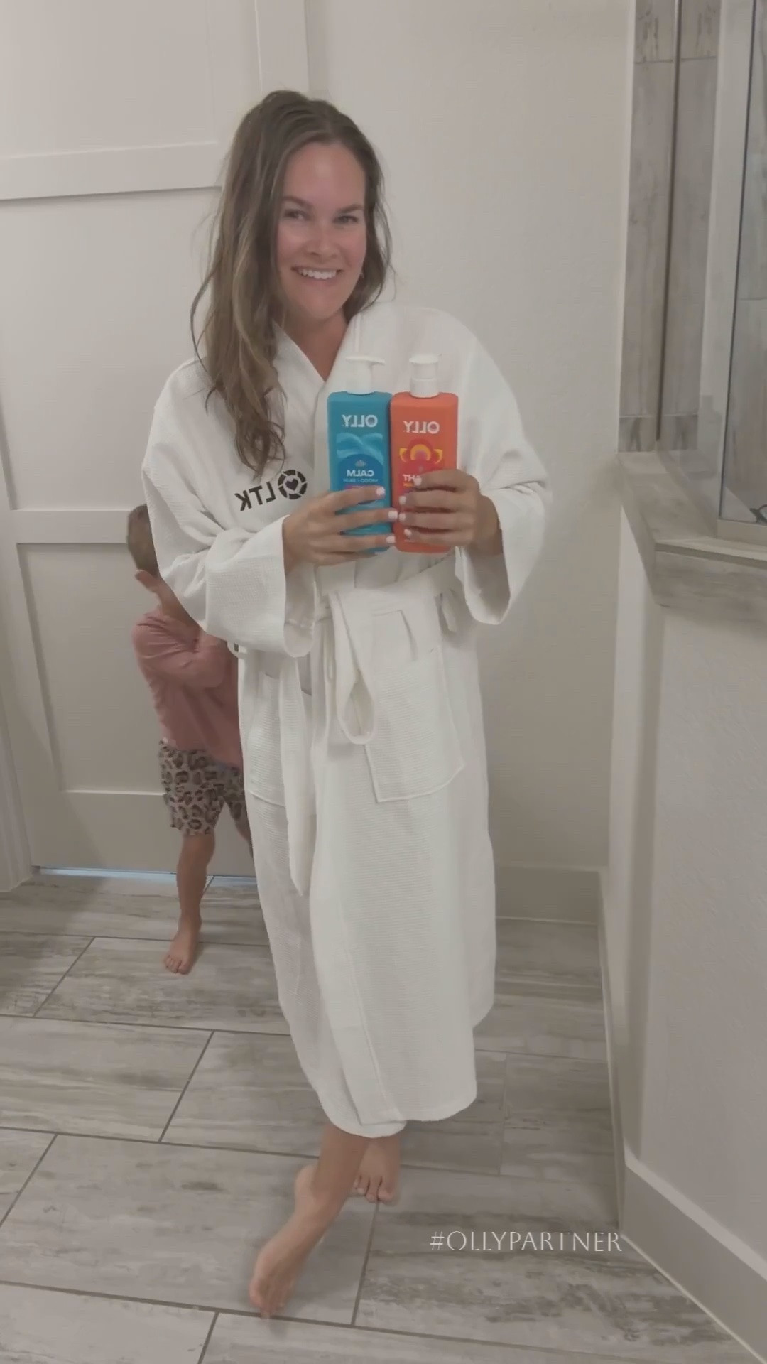 Three kids means my alone time is LIMITED! 😂 These OLLY body washes make even a quick shower feel like a little self-care moment. The Calm and Bright scents smell SO good, and I love how my skin feels after!
OLLY body wash, OLLY wellness, OLLY Calm, OLLY Bright, moisturizing body wash, shower essentials, self care routine, body care favorites, mom self care, everyday beauty, shower routine, JulieFranks
