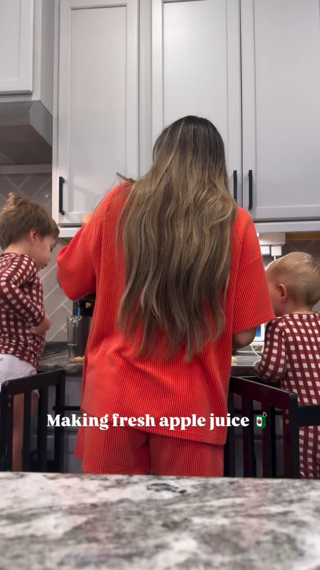 Making fresh apple juice 🧃