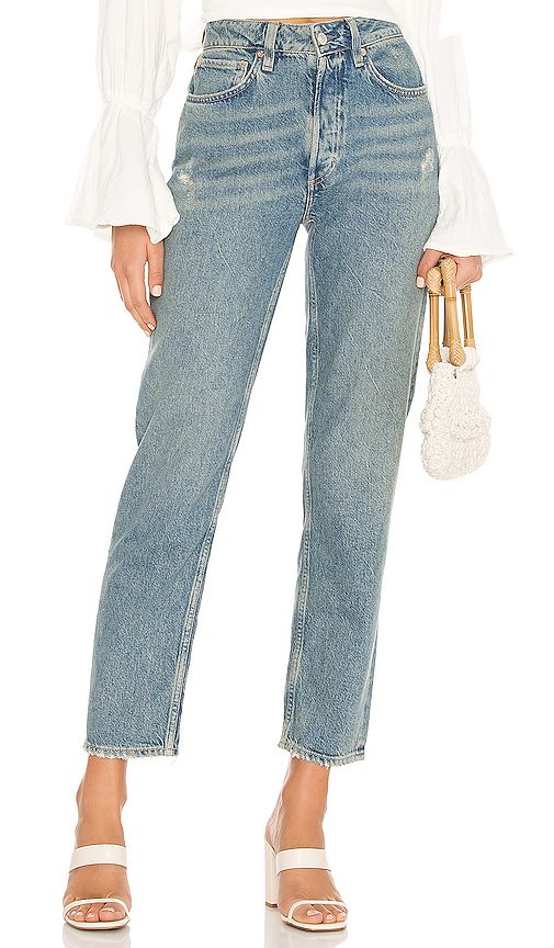 Free People Fast Times High Rise Mom Jean in Blue. - size 25 (also in 24,27,28,29,31) | Revolve Clothing (Global)