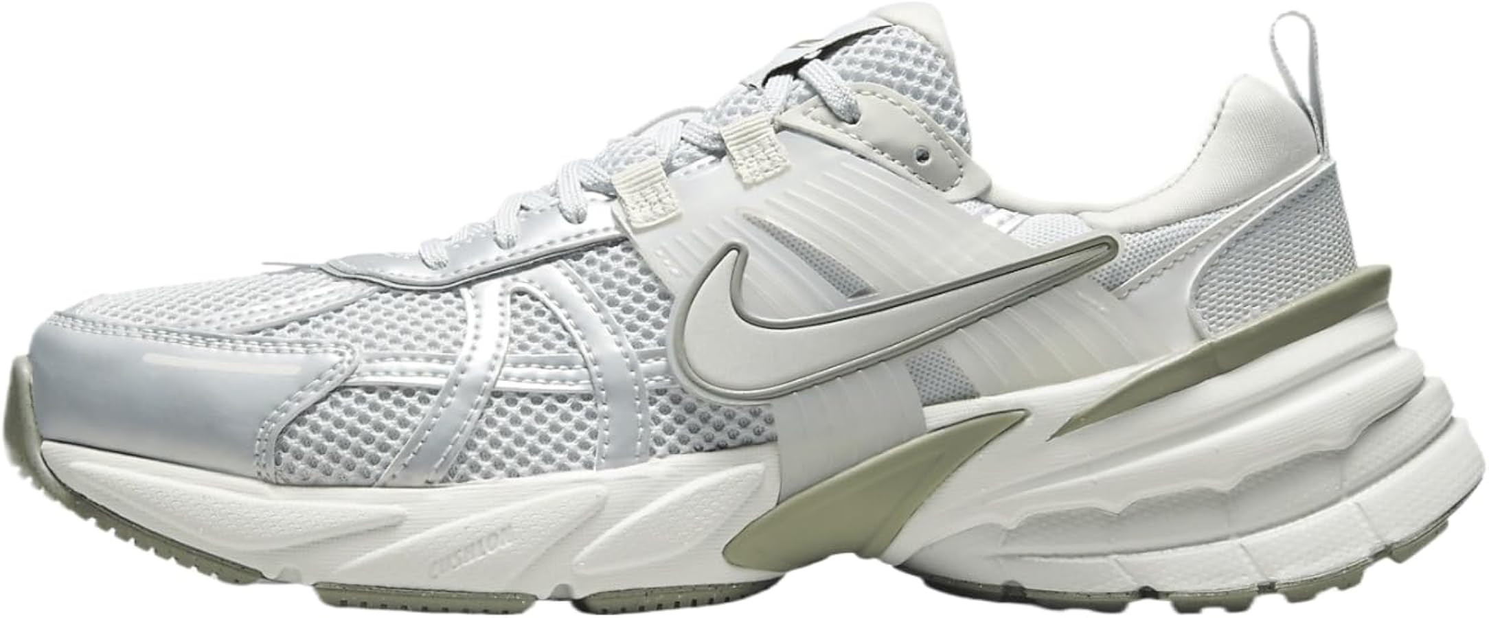 Nike Women's V2k Run Sneaker | Amazon (US)