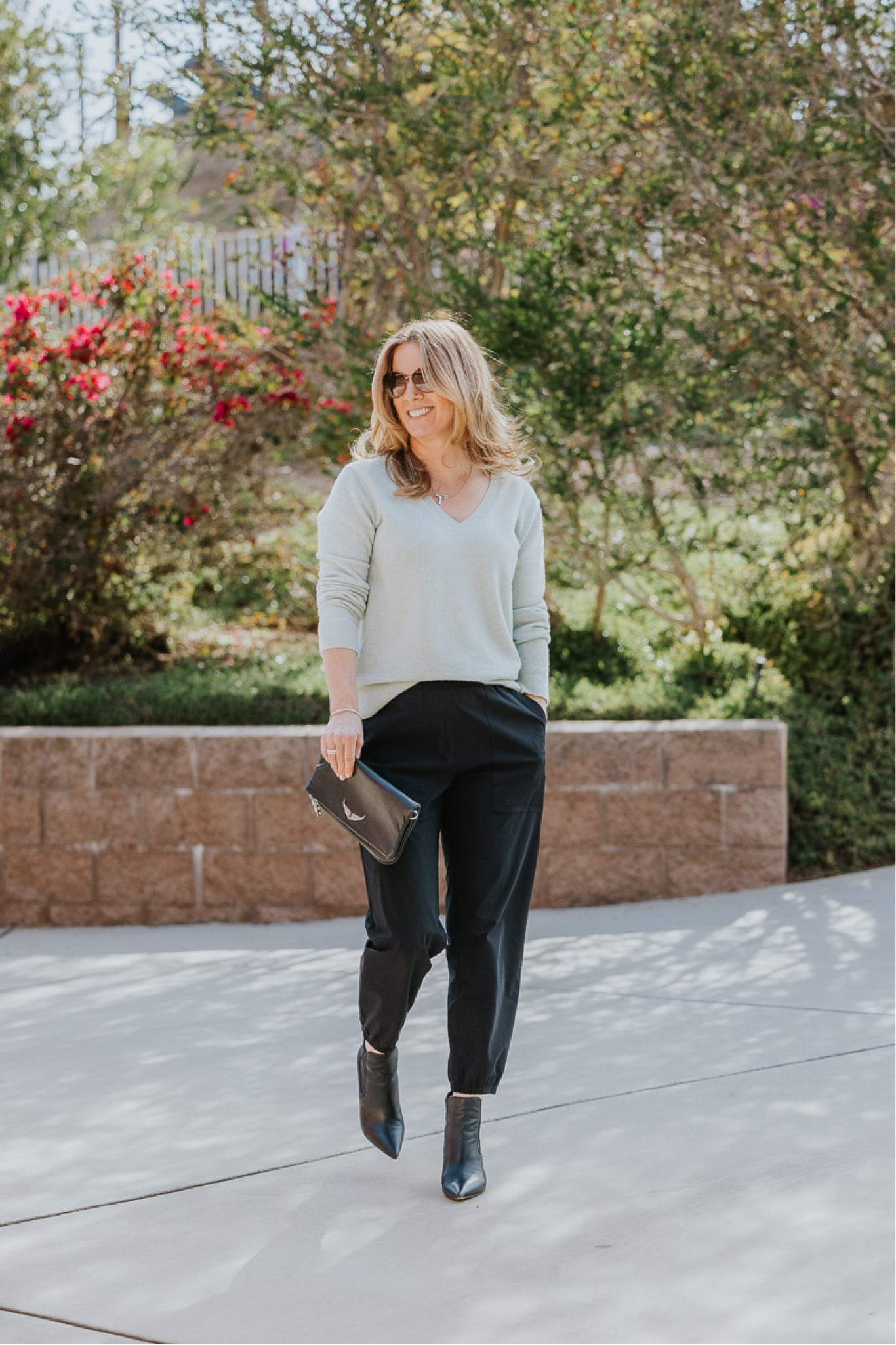 Vuori Miles Jogger - I sized up to m. I love them for dressing up or down! Perfect for travel.
#vuori #vuorijogger #joggers

#LTKstyletip #LTKtravel #LTKfit