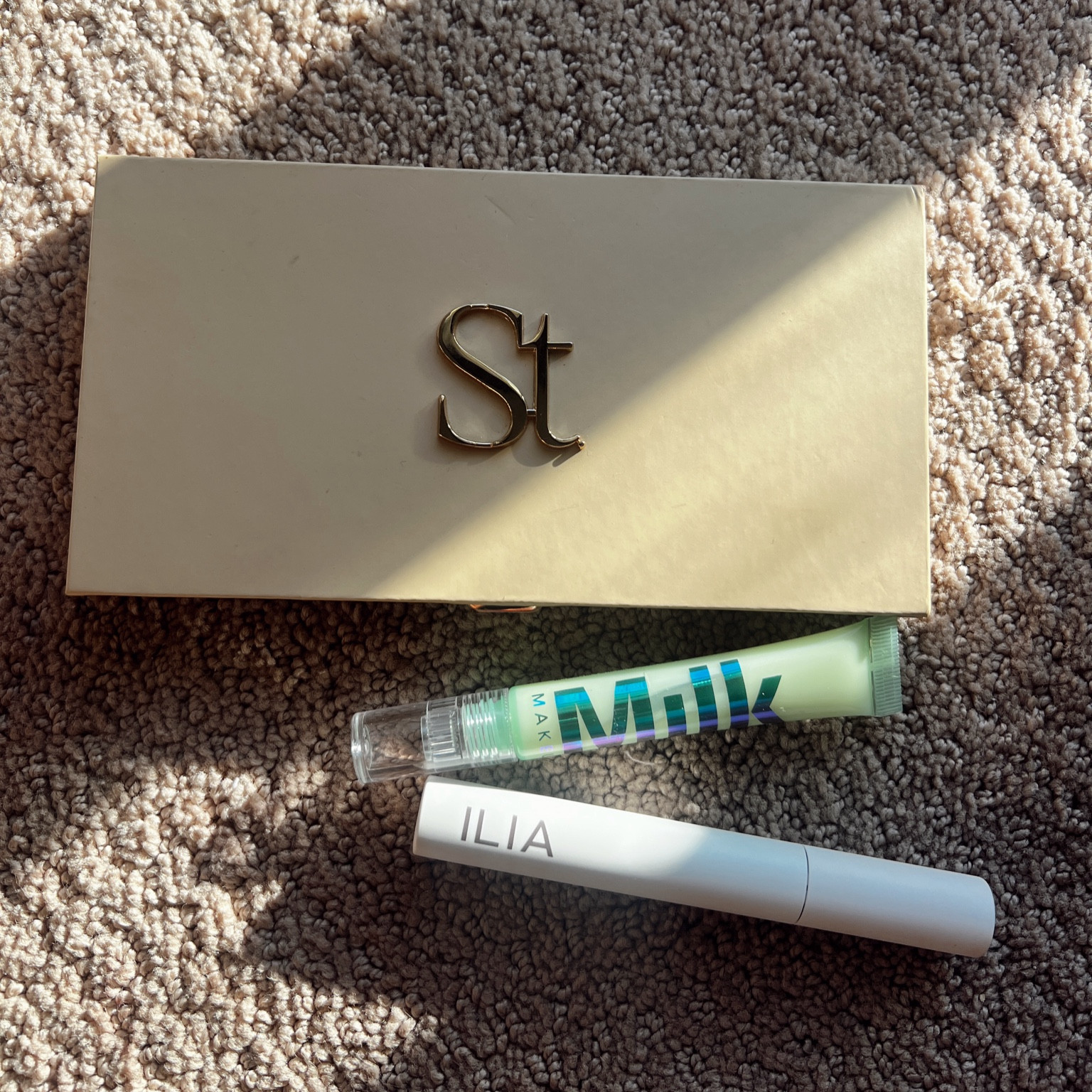 Eyes: my fav eyeshadow primer and mascara! 

This eyeshadow primer contains hyaluronic acid in it to keep your eyes hydrated throughout the day while wearing eyeshadow! It’s also clear and won’t affect the color if your shades! 

#LTKbeauty #LTKGiftGuide #LTKfindsunder50