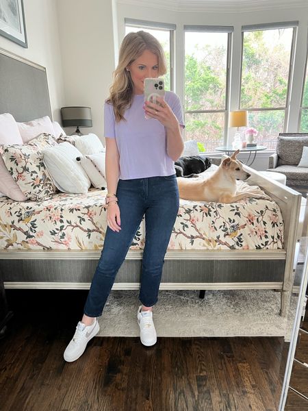 Casual spring look 
Cropped madewell tshirt 
Cropped tee shirt 
Good America jeans 
Cropped straight jeans 
White Nike sneakers
Nike Air Force one 
Spring style


#LTKfindsunder50 #LTKSpringSale #LTKshoecrush