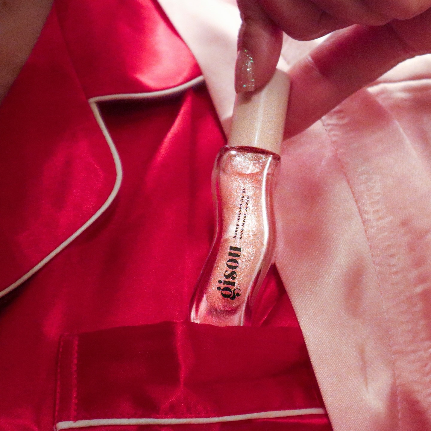 Pink, glossy, and perfect for Valentine’s Day💖 The Gisou Honey Infused Lip Oil is bringing the cutest Valentine’s Day vibes with its sweet pink  watermelon glow that gives just the right amount of shine for that soft, kissable finish.✨💋

Whether you’re celebrating with your valentine or just treating yourself, this viral must-have is the way to keep your lips looking as sweet as the season.💞

#gisou #beauty

#LTKBeauty #LTKMostLoved #LTKSaleAlert