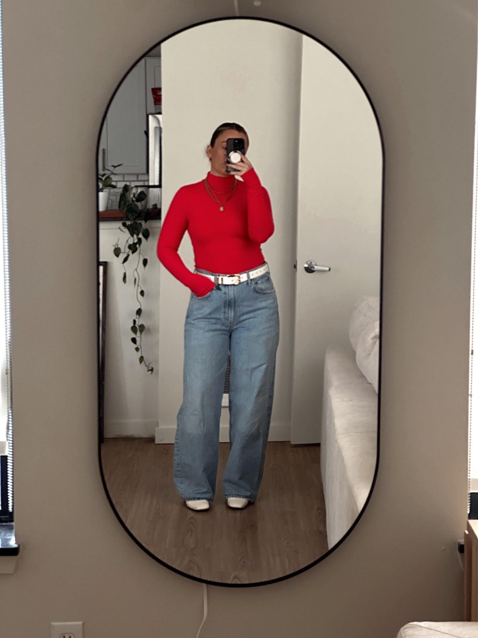 top and belt - amazon
jeans - agolde
heels - franco sarto

#LTKPetite #LTKSeasonal #LTKFindsUnder50