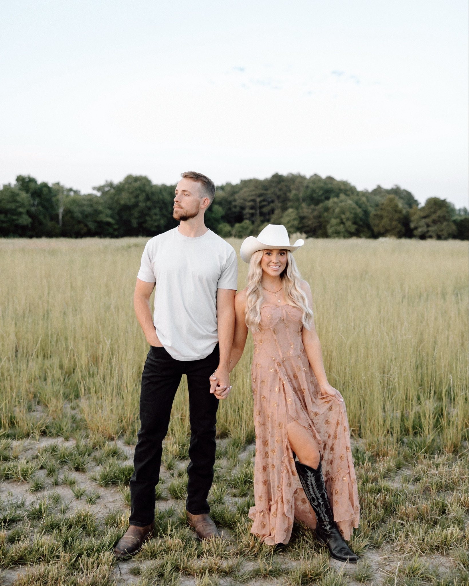 couples family photos, engagement photos, maternity photos, fall family photos, holiday photos 

#LTKHoliday #LTKMens #LTKWedding