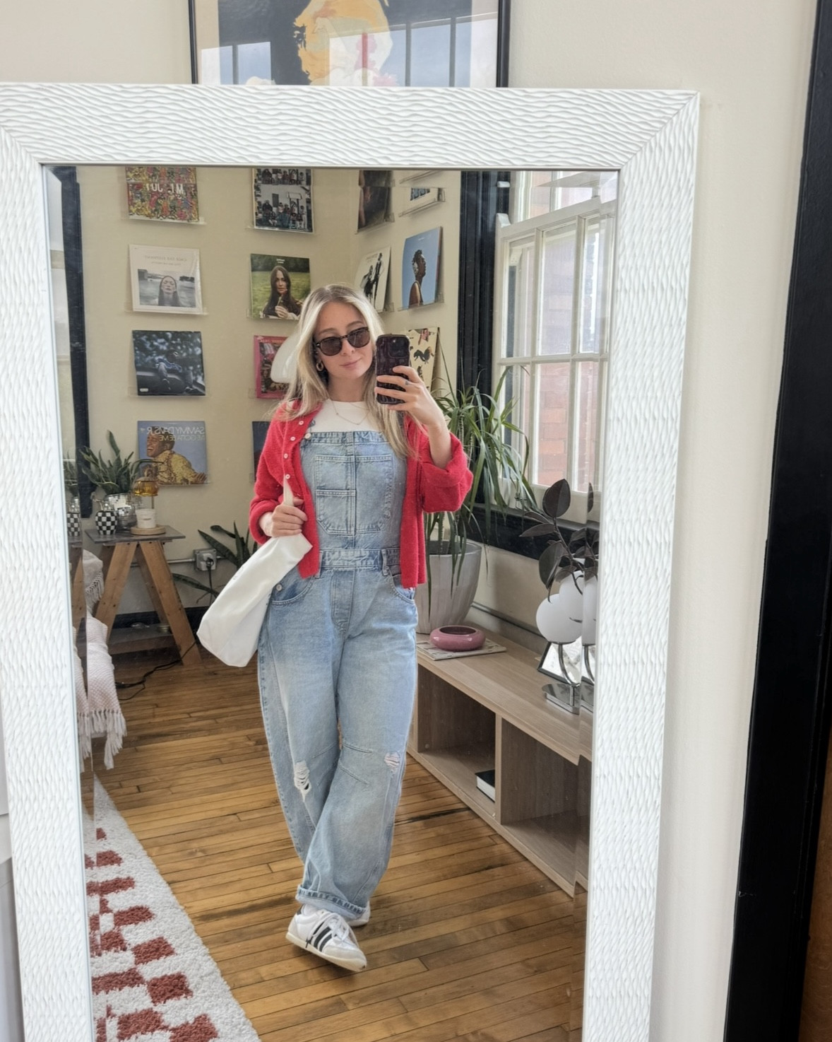 Short girl friendly overalls (with a cutie lil barrel jean) and my fav adidas japans ✨