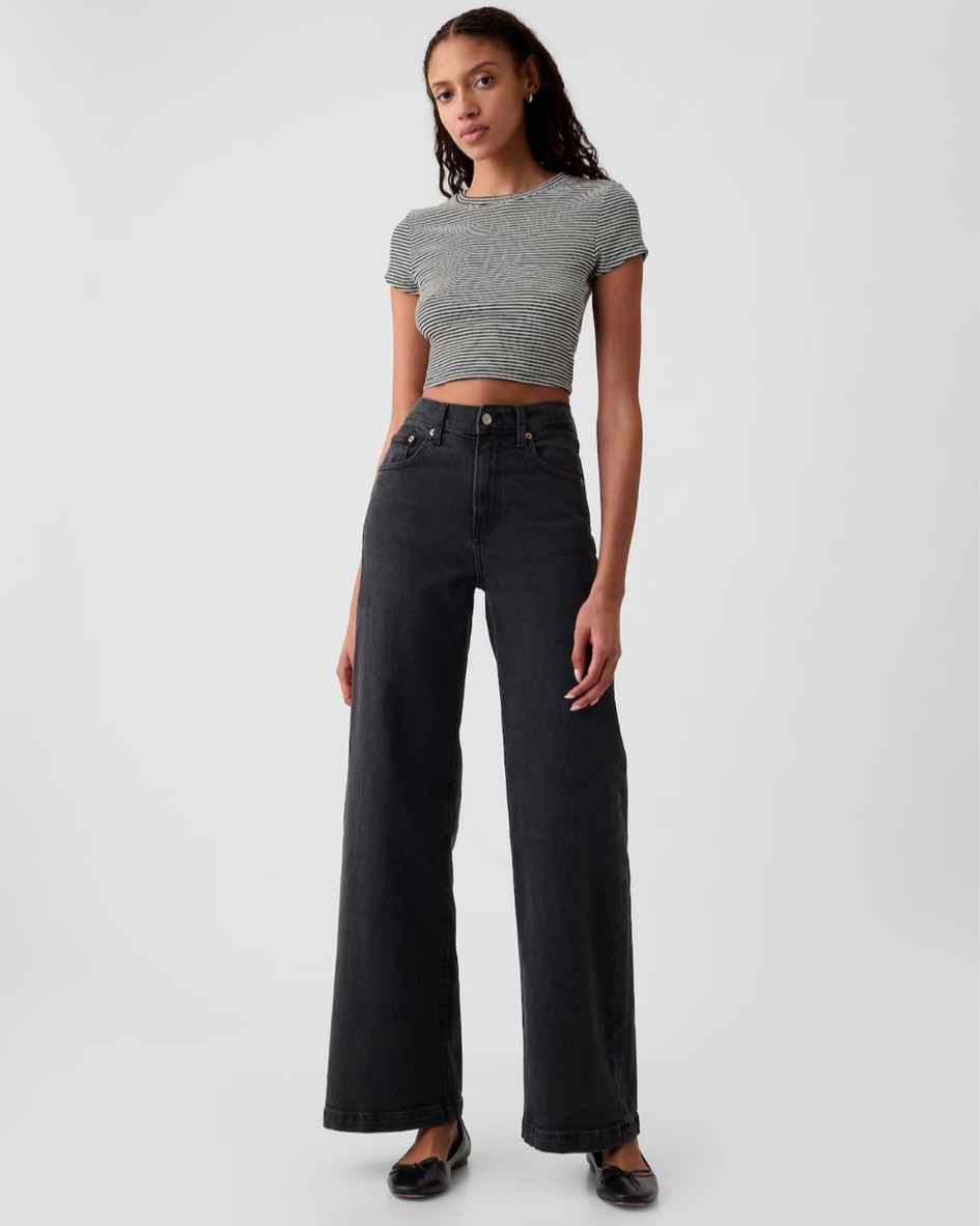 Gap: 40% off everything + 60% off really big deals! 

#LTKSaleAlert #LTKCyberWeek #LTKGiftGuide