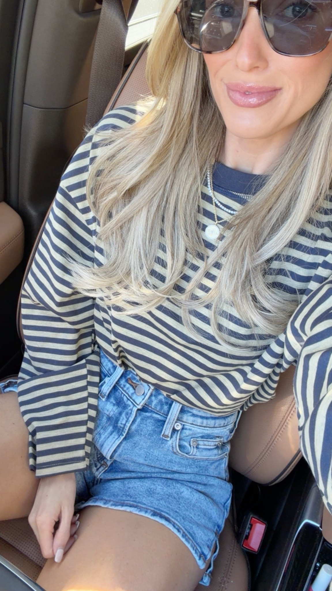 Wearing XS in tee 
0 in shorts- light wash 