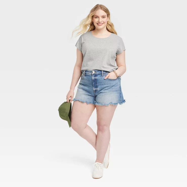 Women's Fitted Crew Short-Sleeve T-Shirt - Universal Thread™ | Target