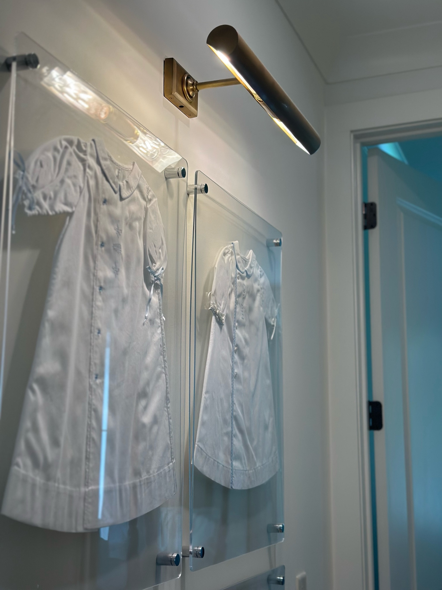 The perfect way to add light and style to your home! Visual Comfort Picture Light: The perfect way to add a touch of elegance and sophistication to your home.This beautiful picture light features a sleek, minimalist design that will complement any décor. The adjustable head allows you to direct the light where you need it, and the dimmer switch lets you create the perfect mood. Made from high-quality materials, this picture light is built to last and it is currently on sale! Order your Visual Comfort Picture Light today and add a touch of luxury to your home.


#LTKhome #LTKSale