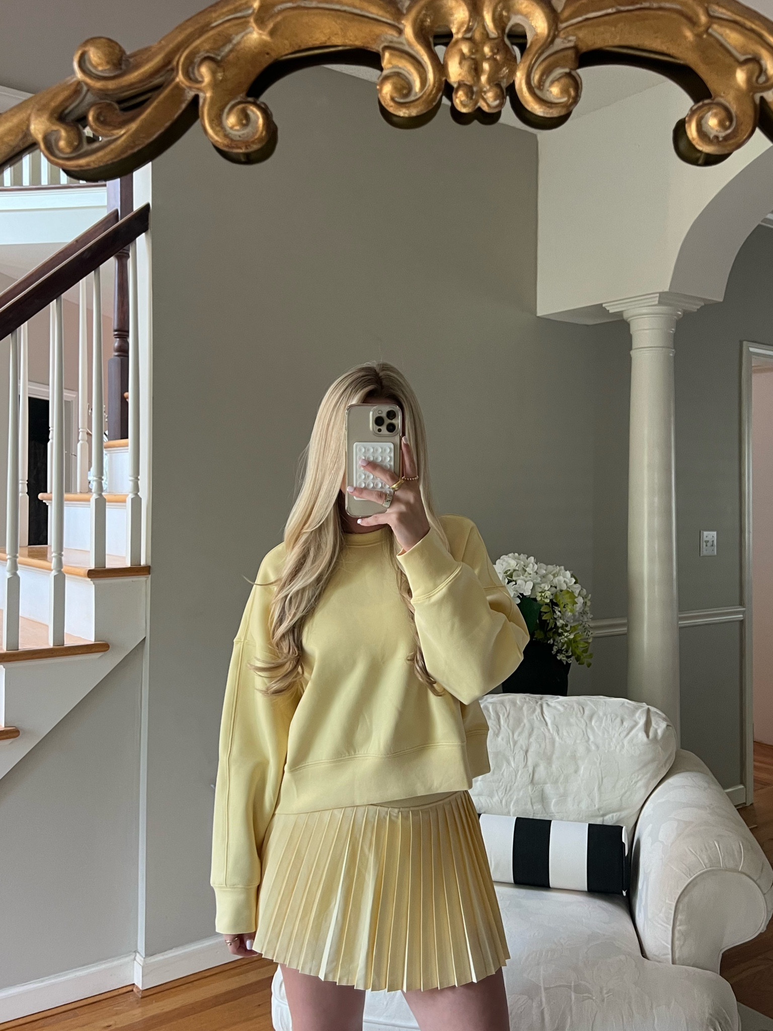 in love with yellow recently!! 
•
Abercrombie 
this sweatshirt is buttery soft 


#LTKSaleAlert #LTKU #LTKStyleTip