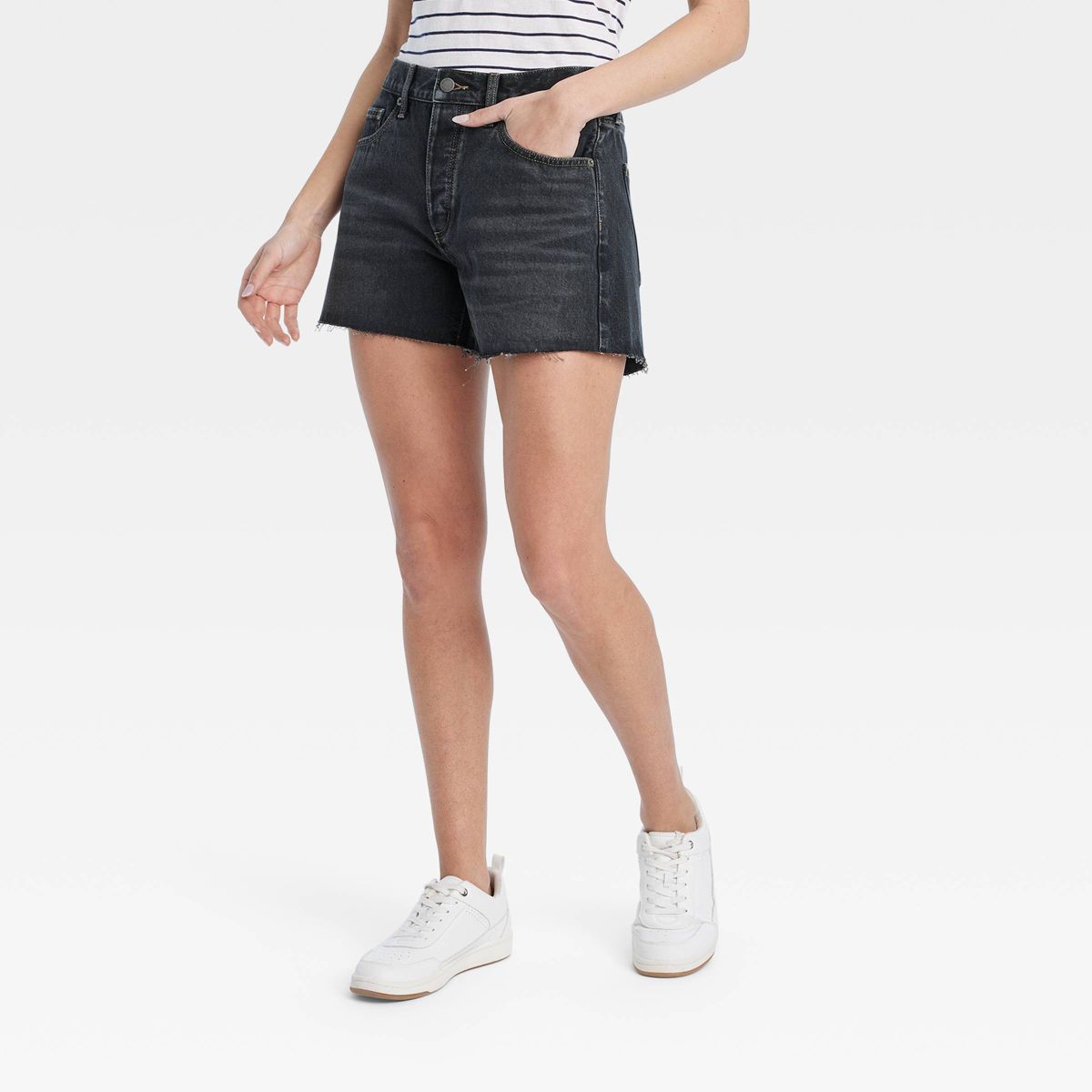 Women's Mid-Rise 90's Baggy Jean Shorts - Universal Thread™ Light Wash 4 | Target