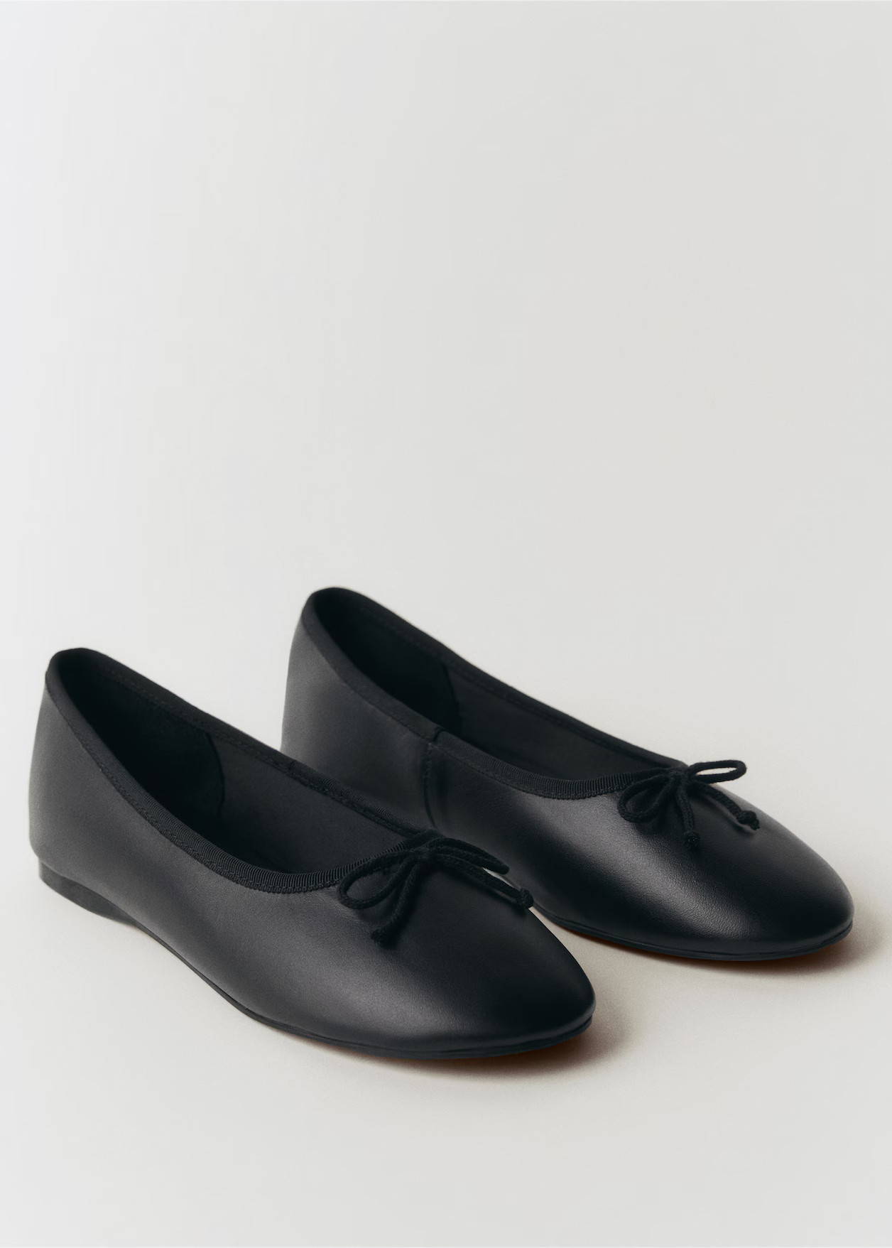 Leather ballet flats with bow | MANGO (UK)