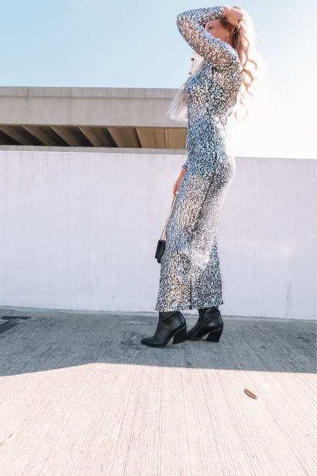 Holiday Outfit Inspo 

Sparkly Dress, Black Boots, Christmas Outfit, Gift Guide, New Year’s Eve, Holiday Outfit, Gifts for Her, Holiday Party, Men’s Gift Guide, New Year’s Outfit, Stocking Stuffers, Christmas Sweater

#LTKHoliday #LTKSeasonal #LTKstyletip