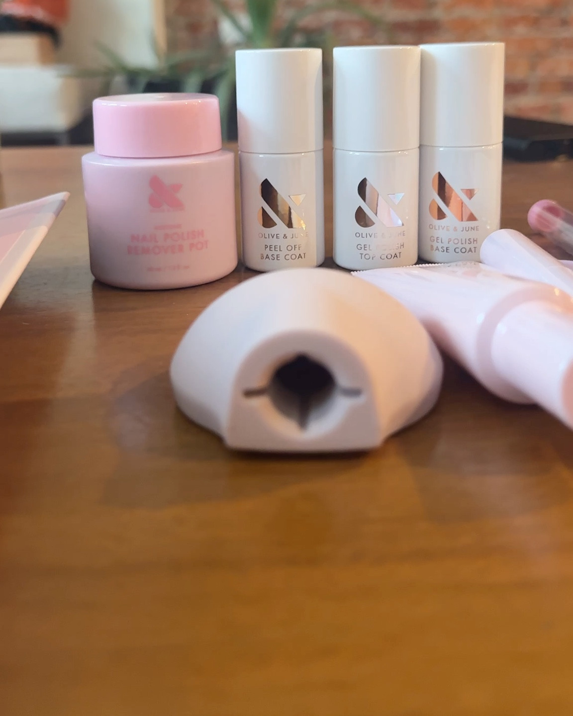 Tried the new Olive & June gel manicure kit and I love it! Perfect holiday gift too 💝 

#LTKHoliday #LTKGiftGuide #LTKBeauty