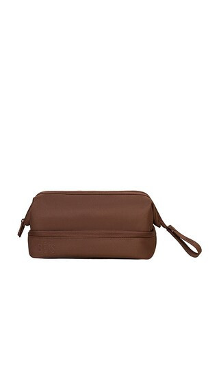 BEIS The Dopp Kit in Brown. | Revolve Clothing (Global)