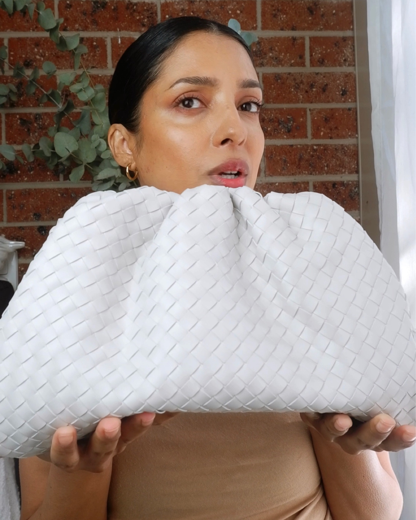 BOTTEGA VENETA DUMPLING CLUTCH BAG DUPE #LTKitbag 

#LTKstyletip #LTKaustralia