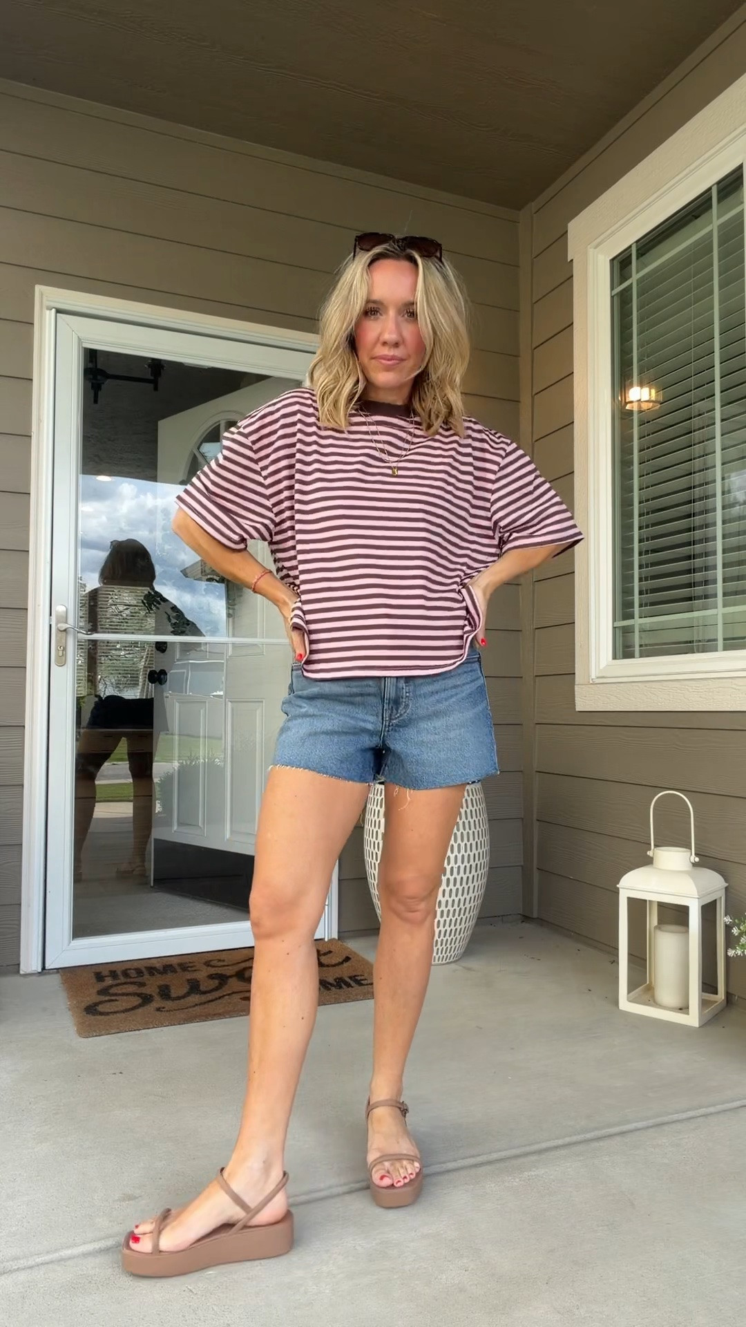 Summer uniform on repeat! Great tshirt & the best denim shorts! 
✅✅