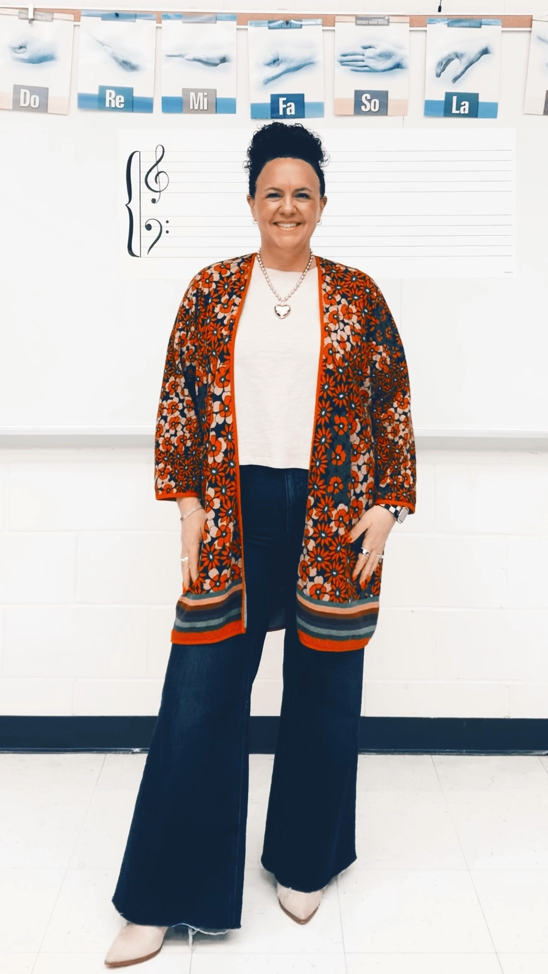 I’m 5’4, 172lbs
Duster: One Size (Rented from Nuuly)
Tshirt: L
Jeans: 10 (I cut the bottoms to suit my height, but they do also come in short)
Boots: TTS